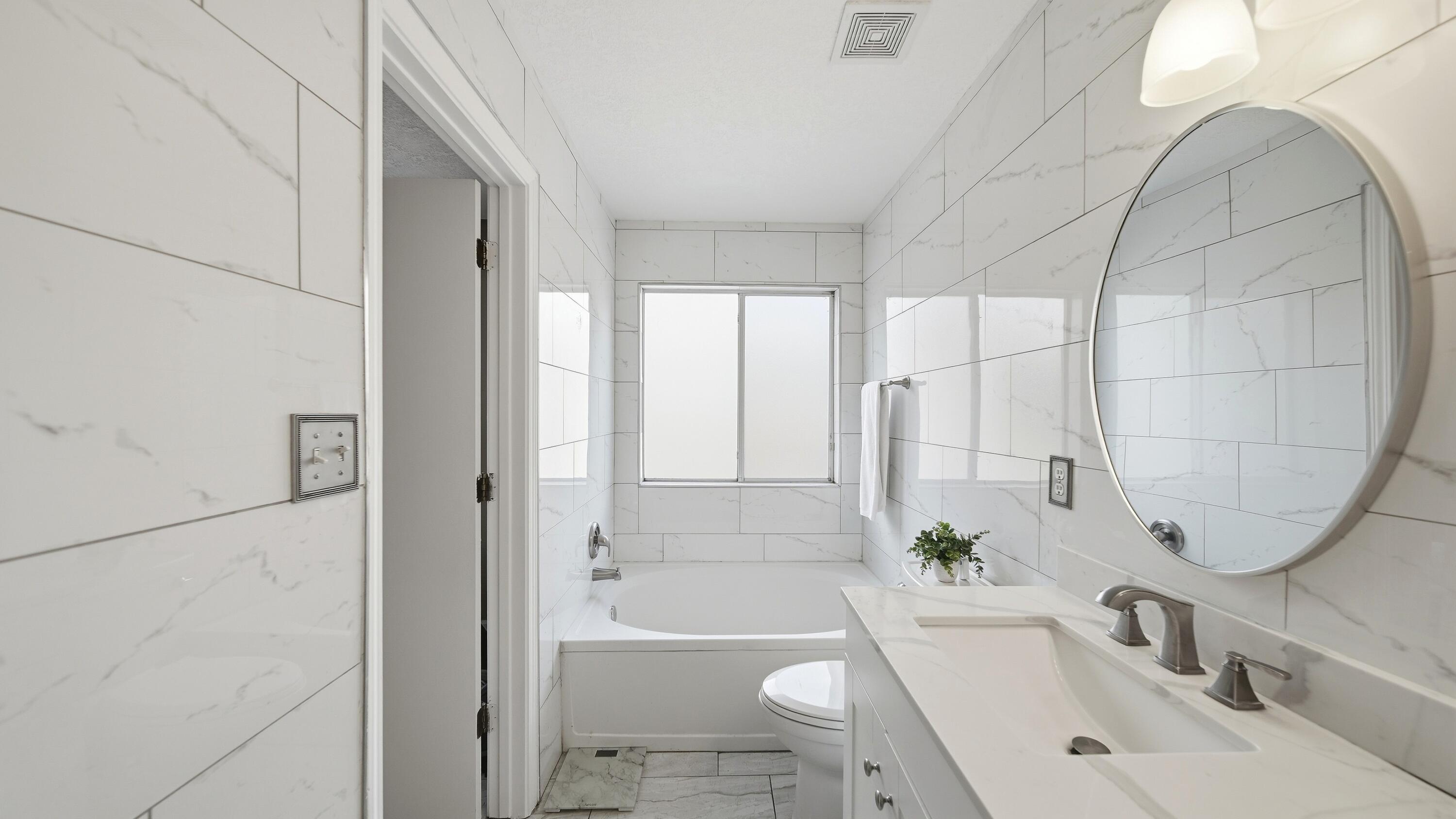 Photo 18 — 10931 Argonite Drive NW