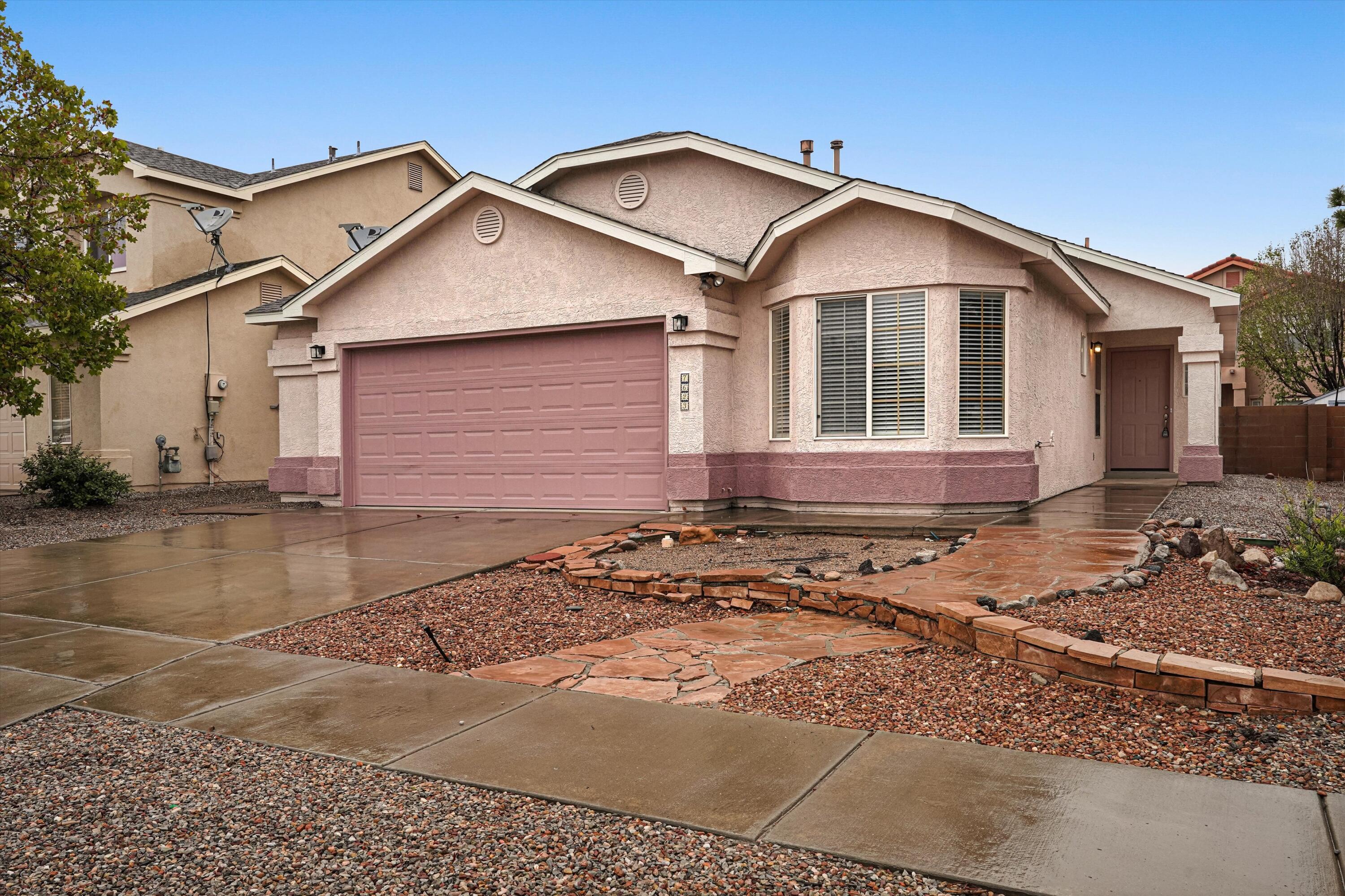 7623 Banyon Avenue NW, Albuquerque, NM 87114