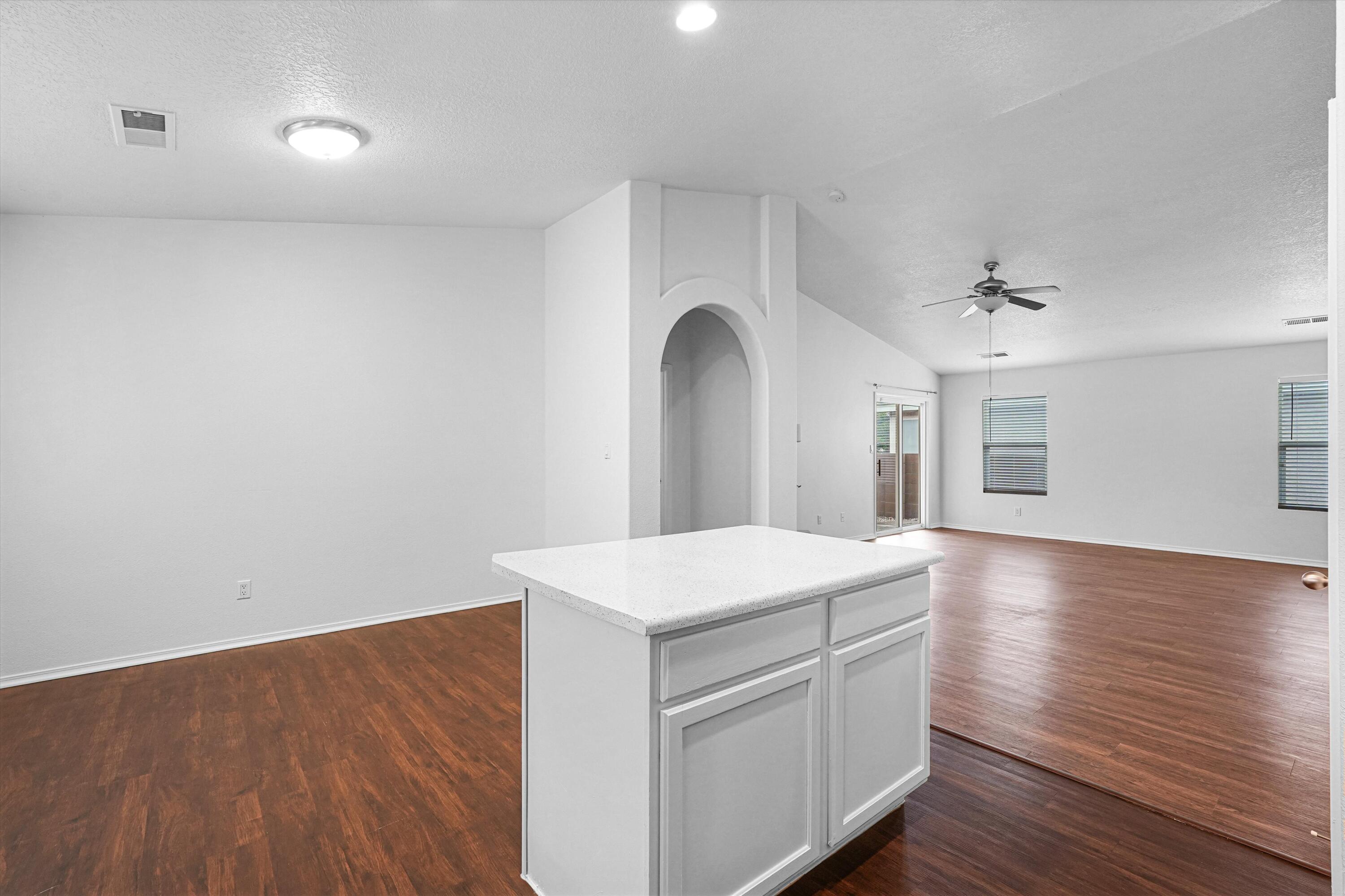 Photo 9 — 7623 Banyon Avenue NW