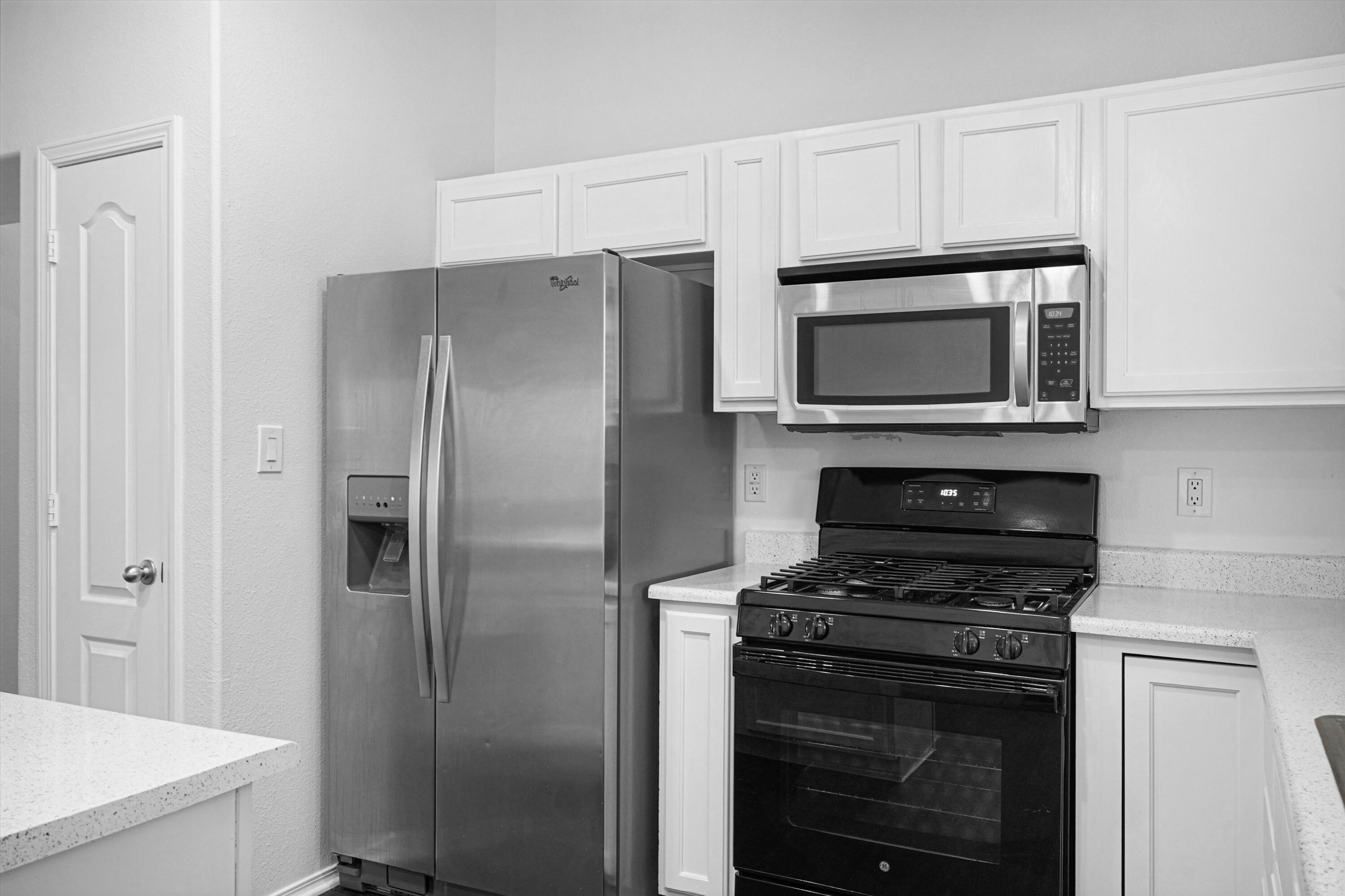 Photo 12 — 7623 Banyon Avenue NW