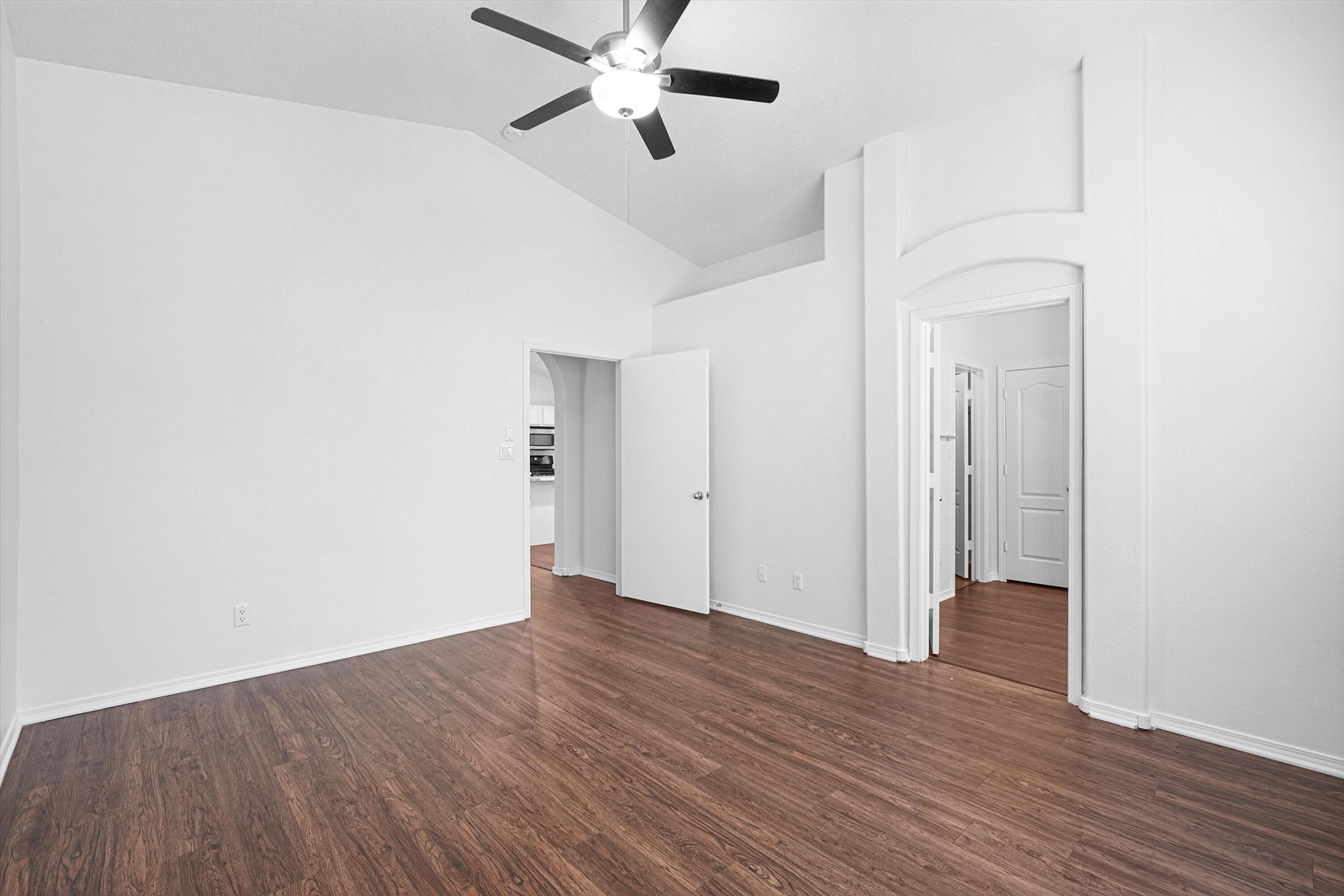 Photo 14 — 7623 Banyon Avenue NW