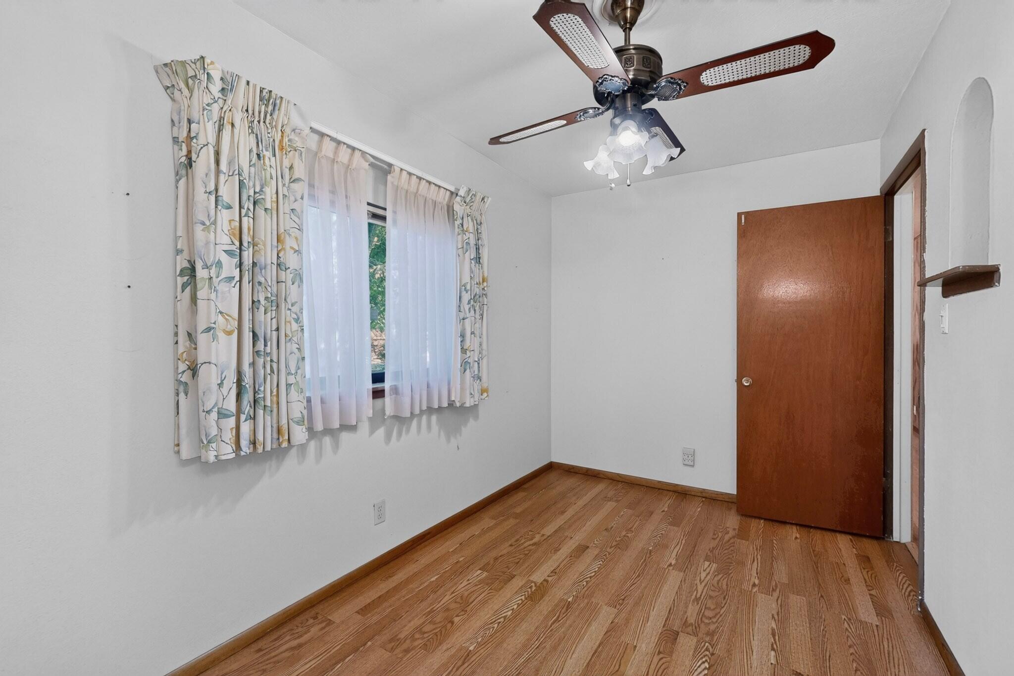 Photo 2 — 4817 Guadalupe Trail NW