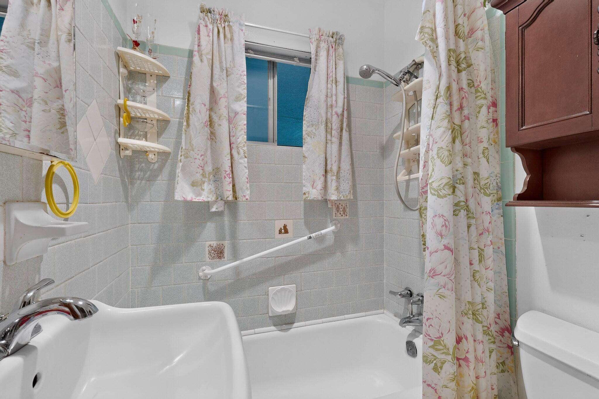 Photo 4 — 4817 Guadalupe Trail NW