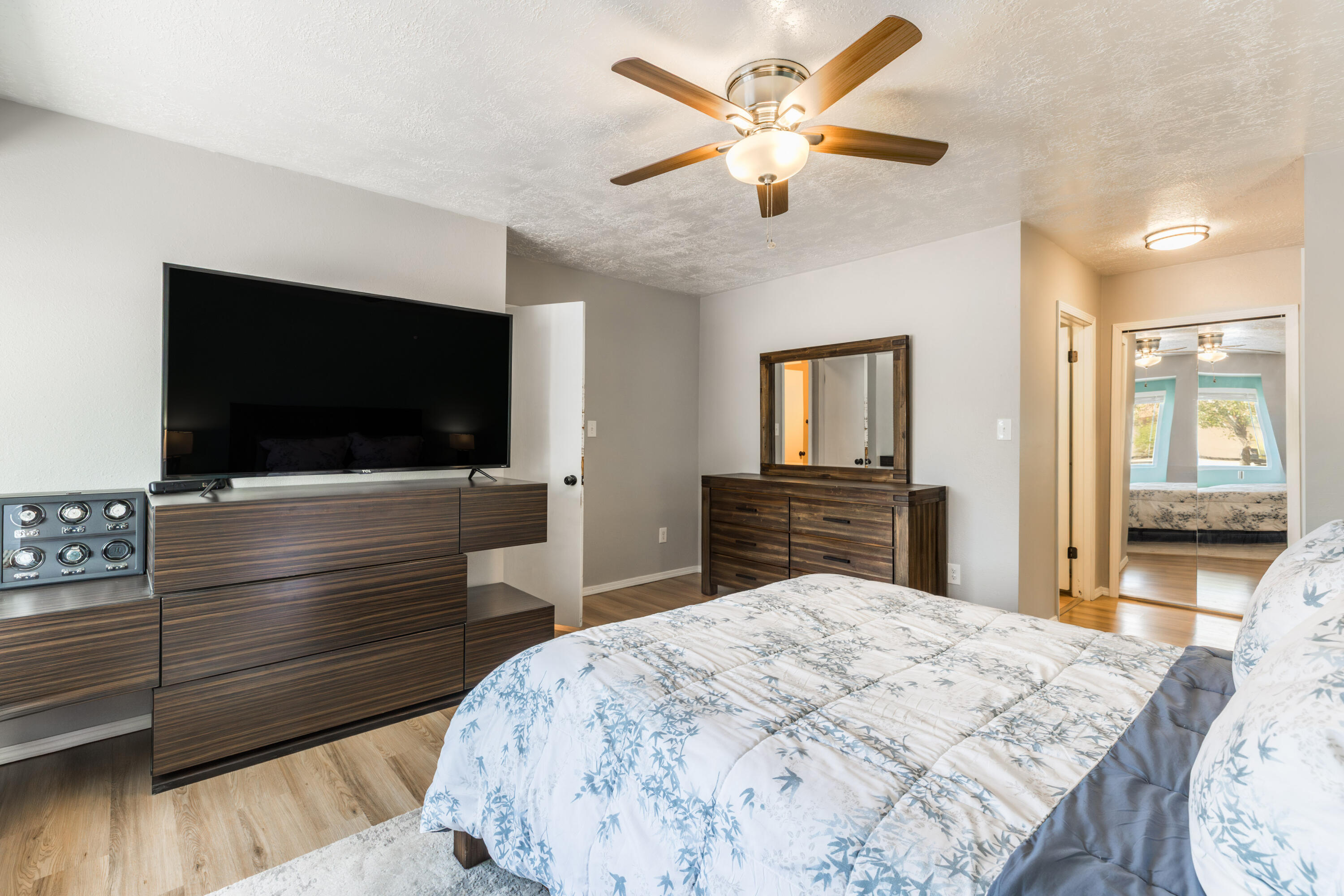 Photo 11 — 749 Littler Drive SE