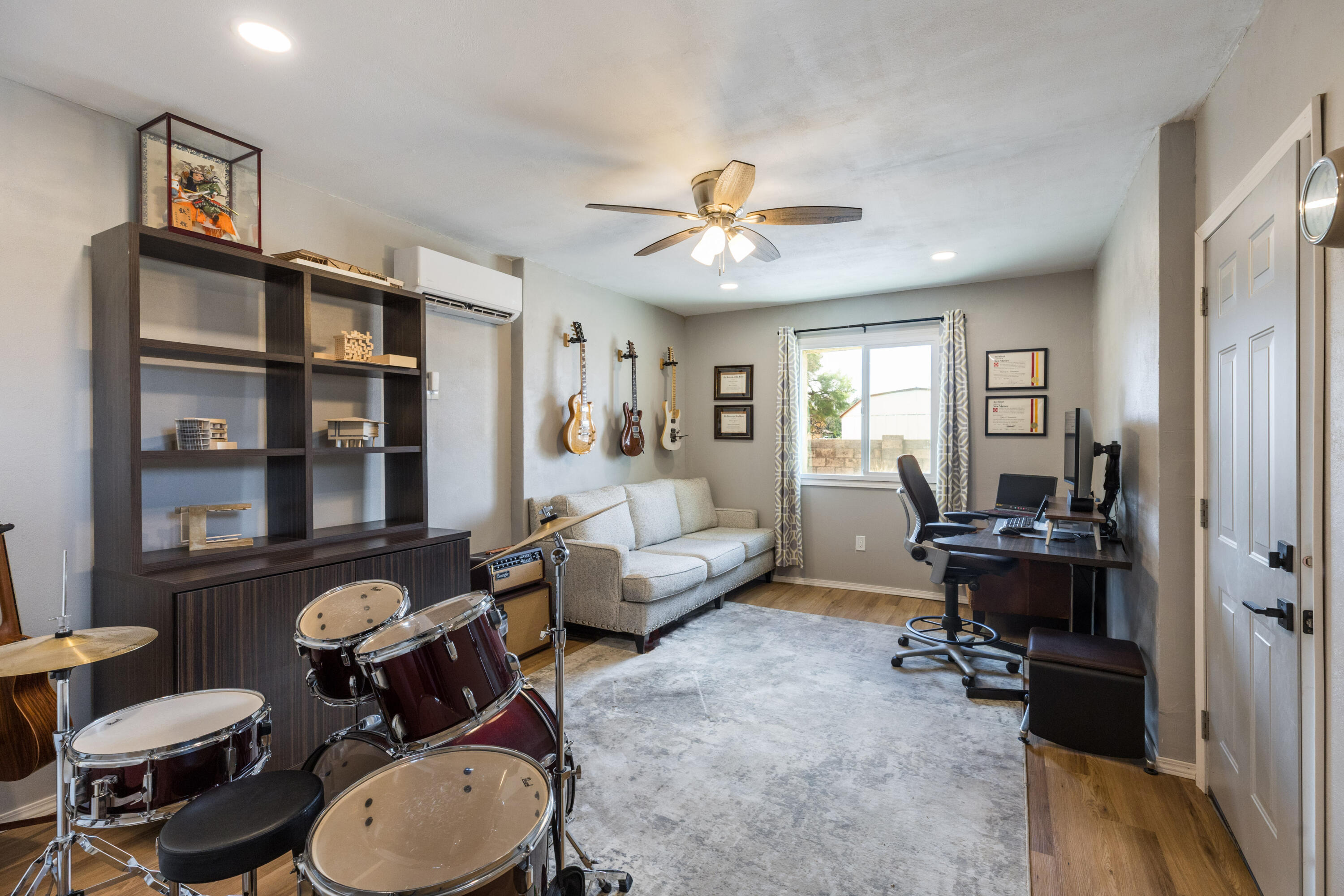 Photo 20 — 749 Littler Drive SE