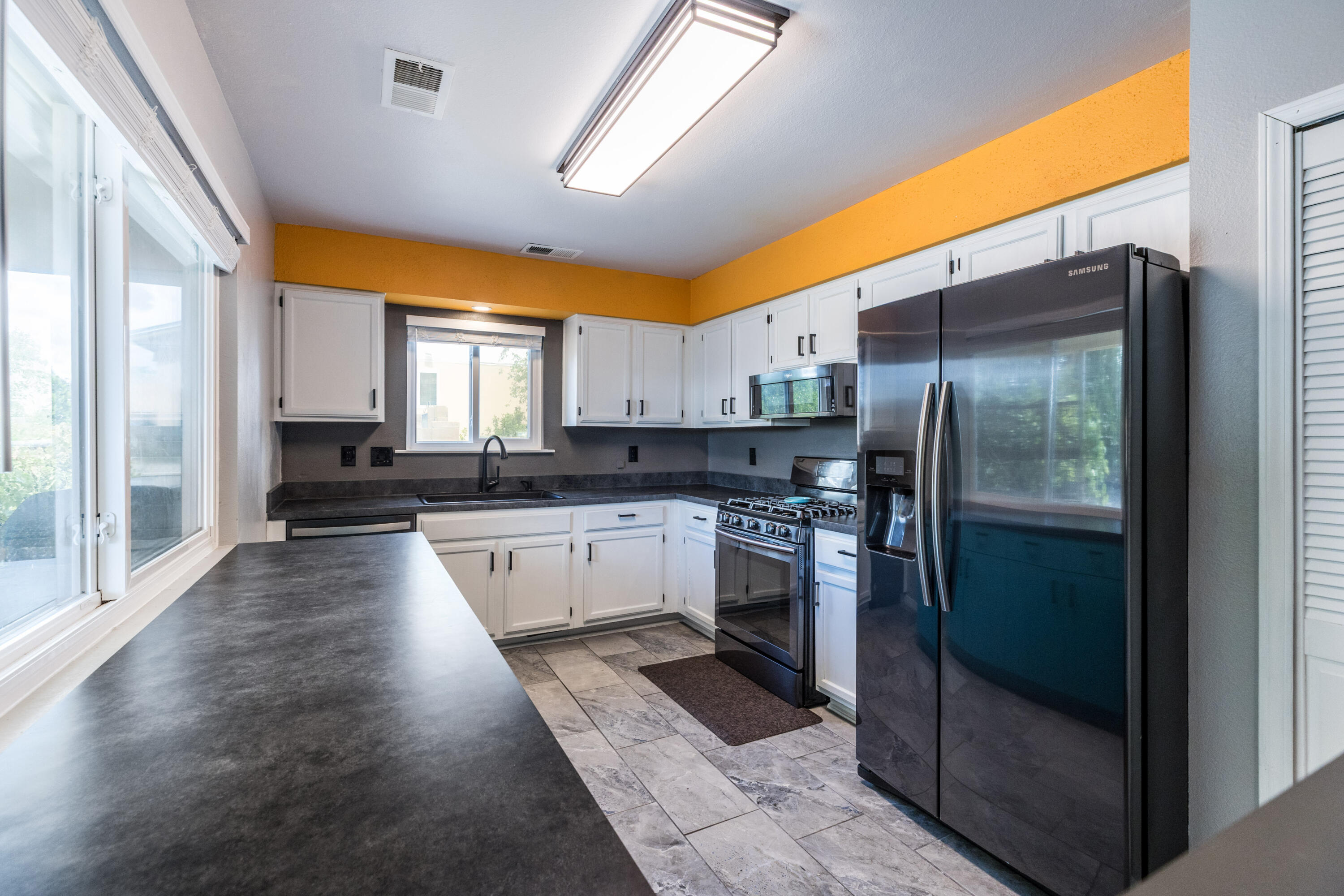 Photo 9 — 749 Littler Drive SE