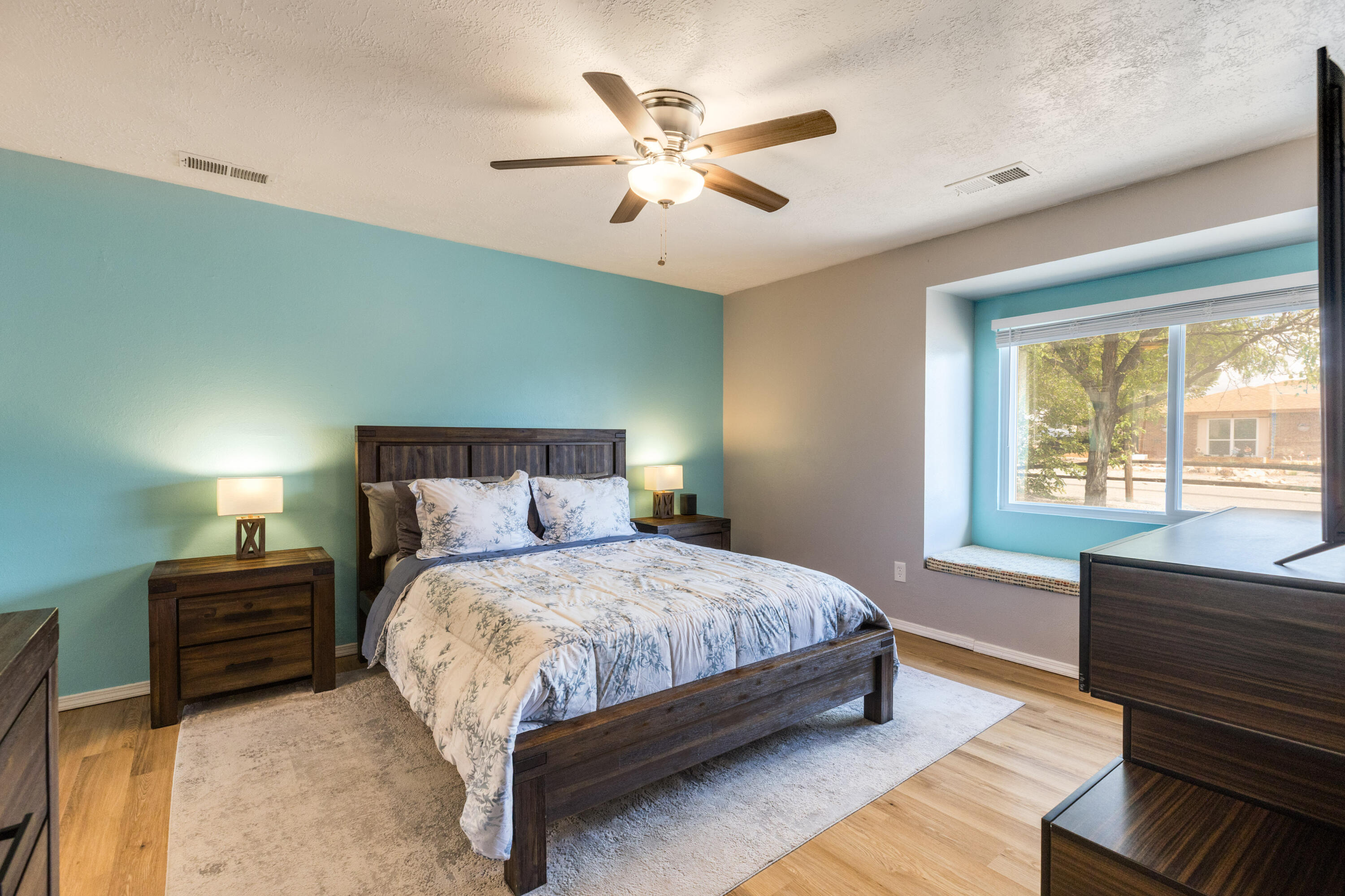 Photo 10 — 749 Littler Drive SE