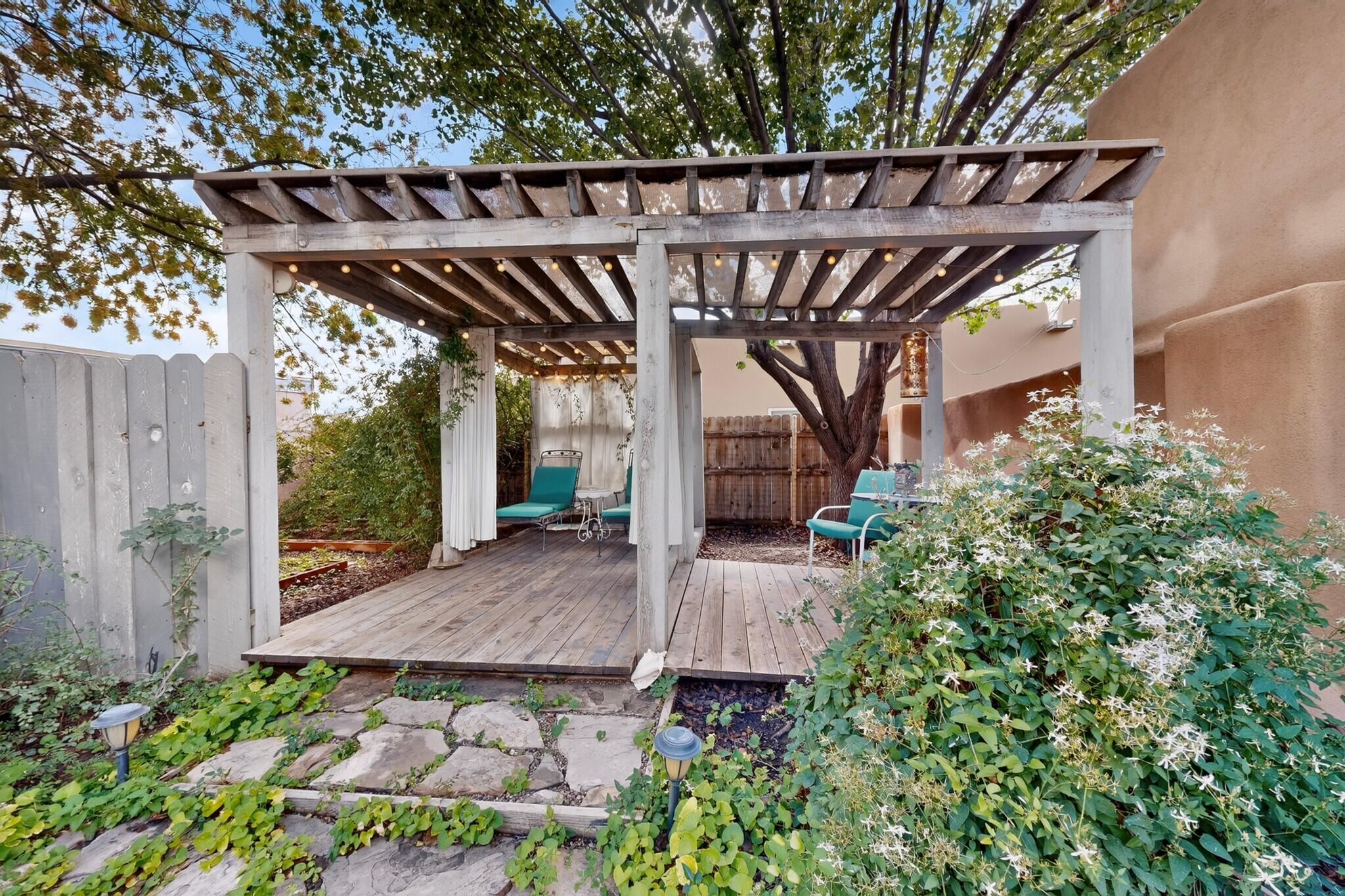 Photo 10 — 1730 Griegos Road NW