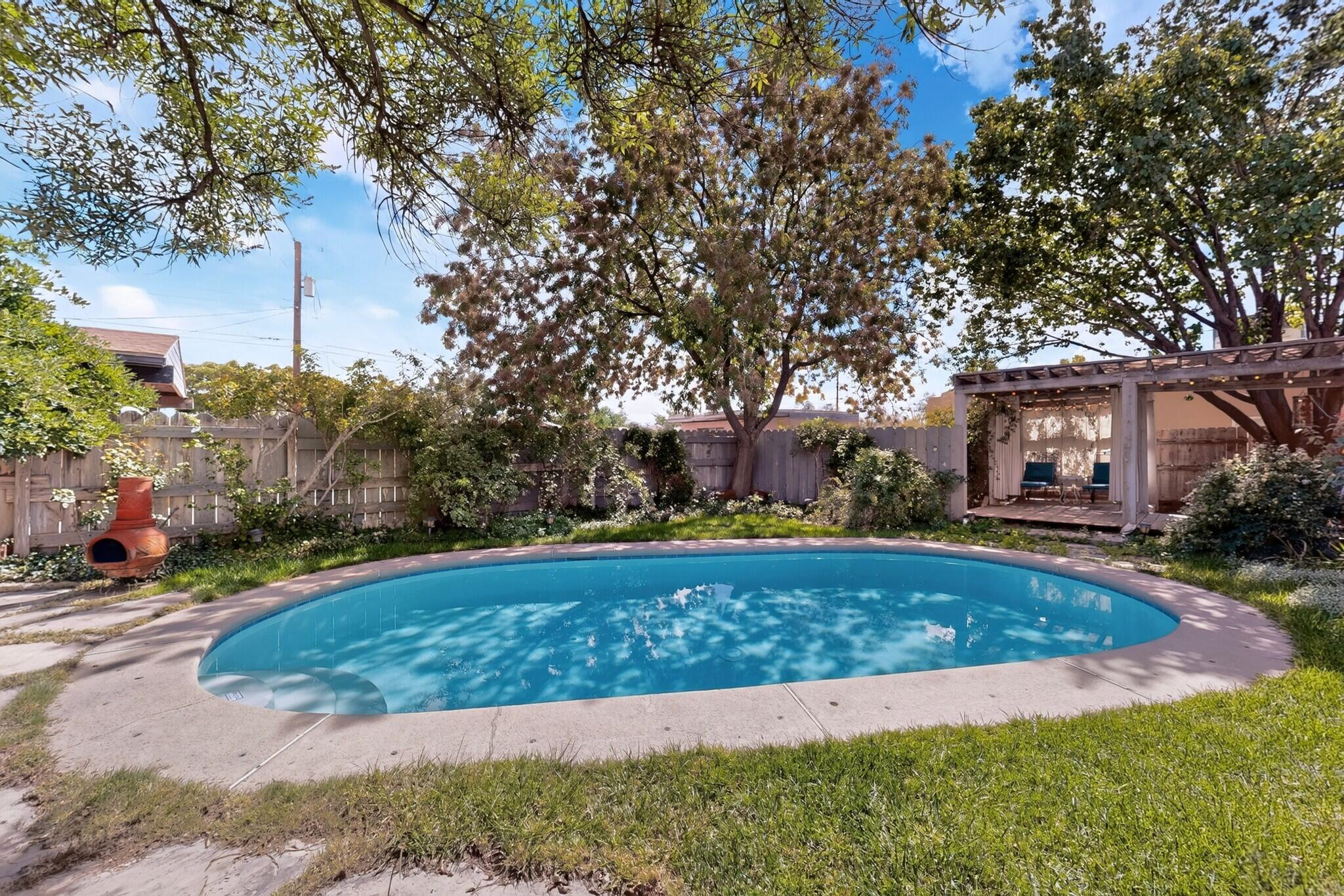 Photo 18 — 1730 Griegos Road NW