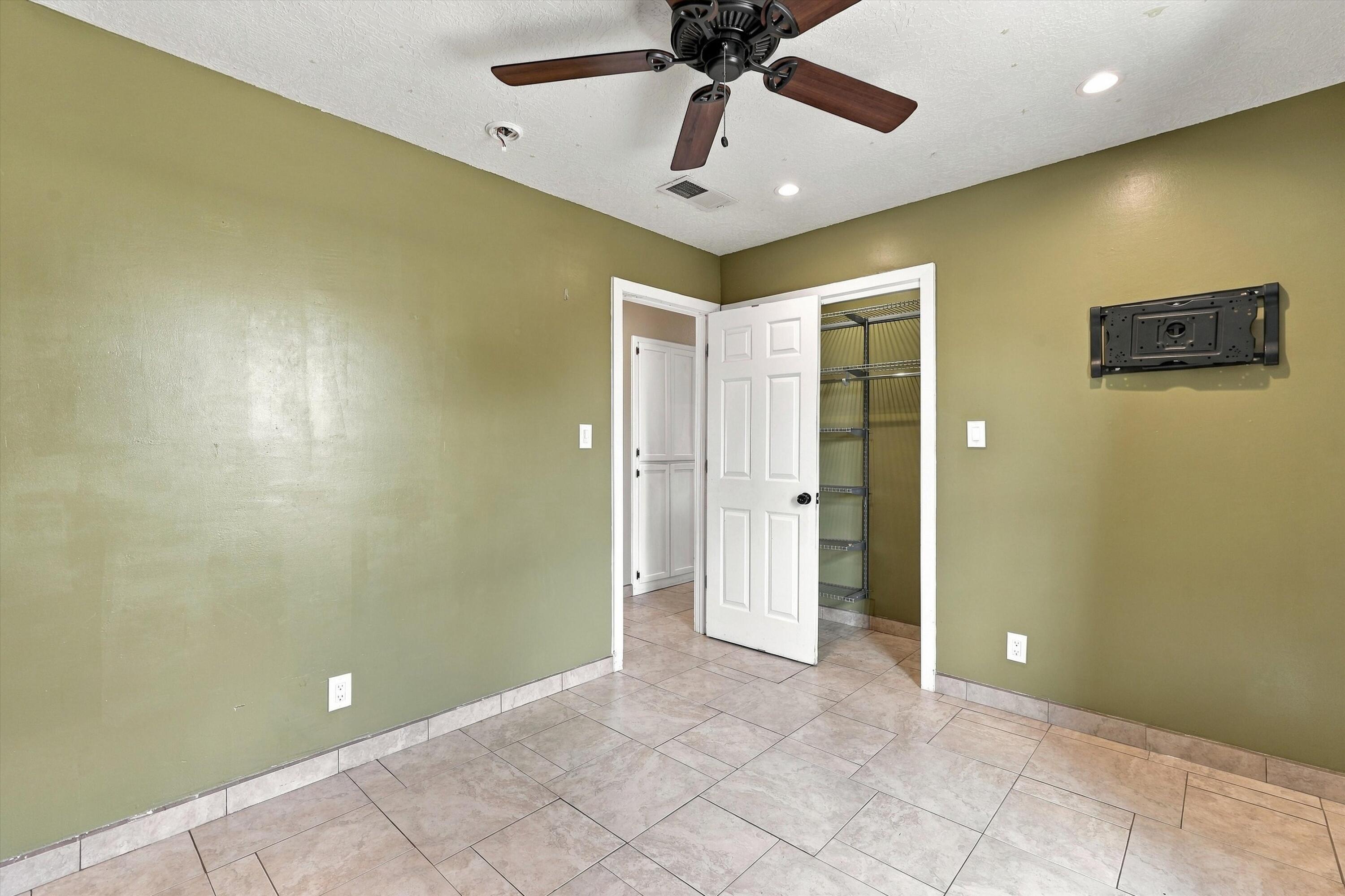 Photo 13 — 800 Sean Avenue