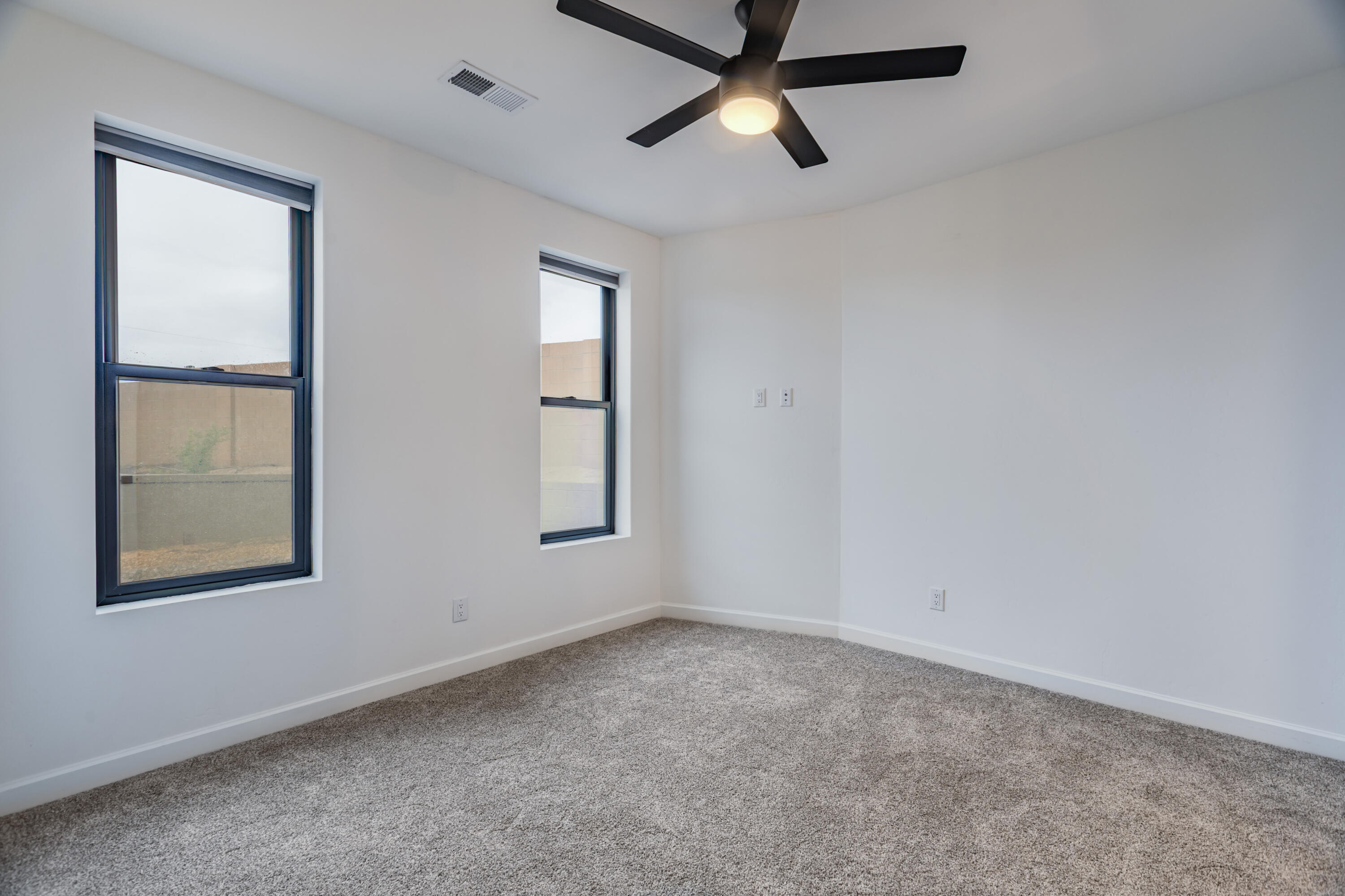 Photo 17 — 7021 Beverly Hills Avenue NE