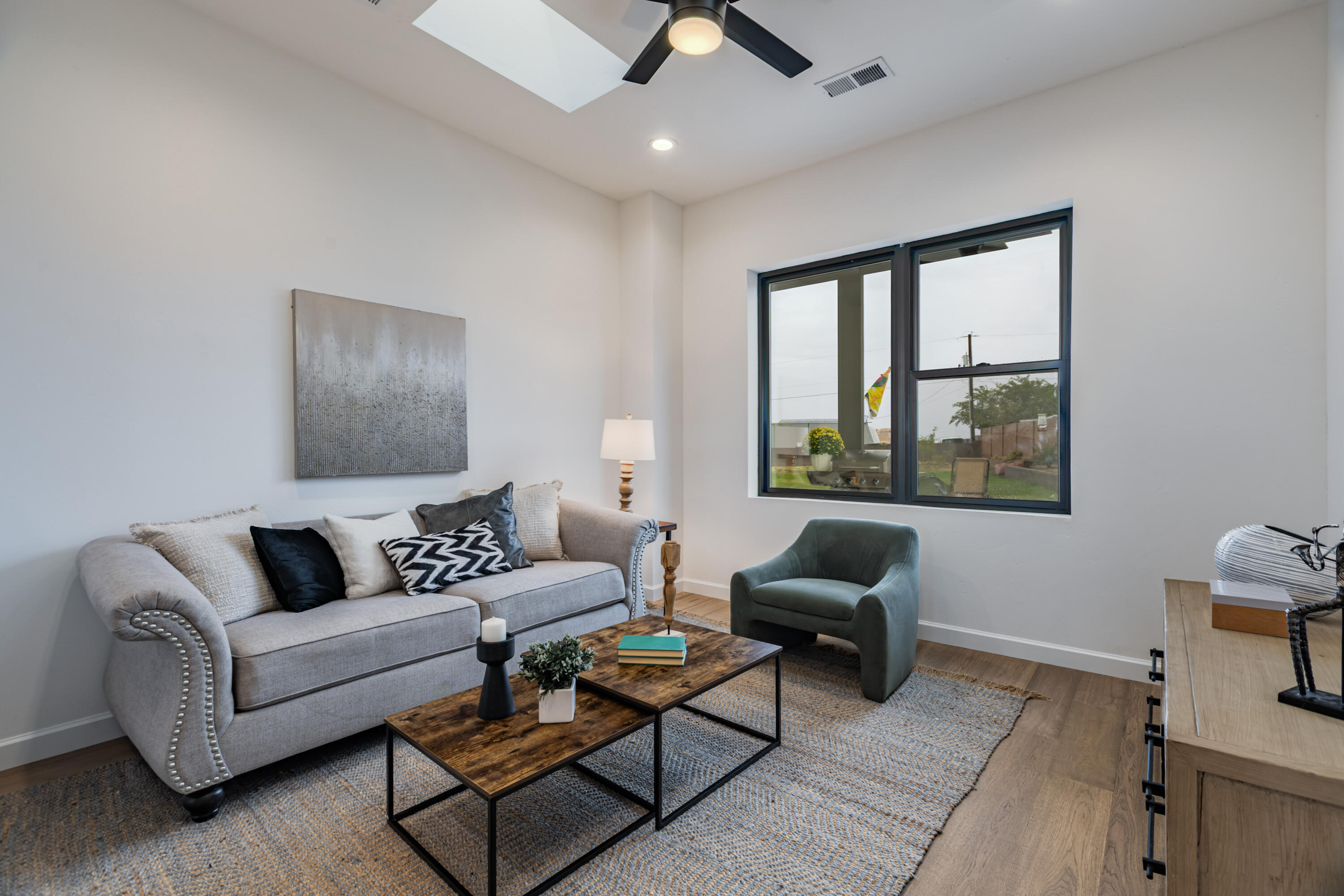 Photo 12 — 7021 Beverly Hills Avenue NE