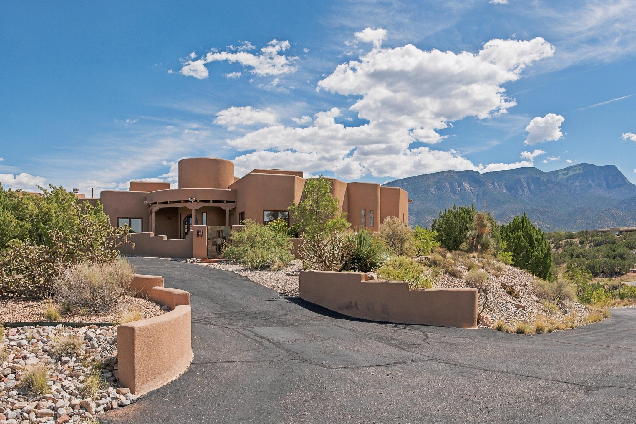 2 Lees Road, Placitas, NM 87043