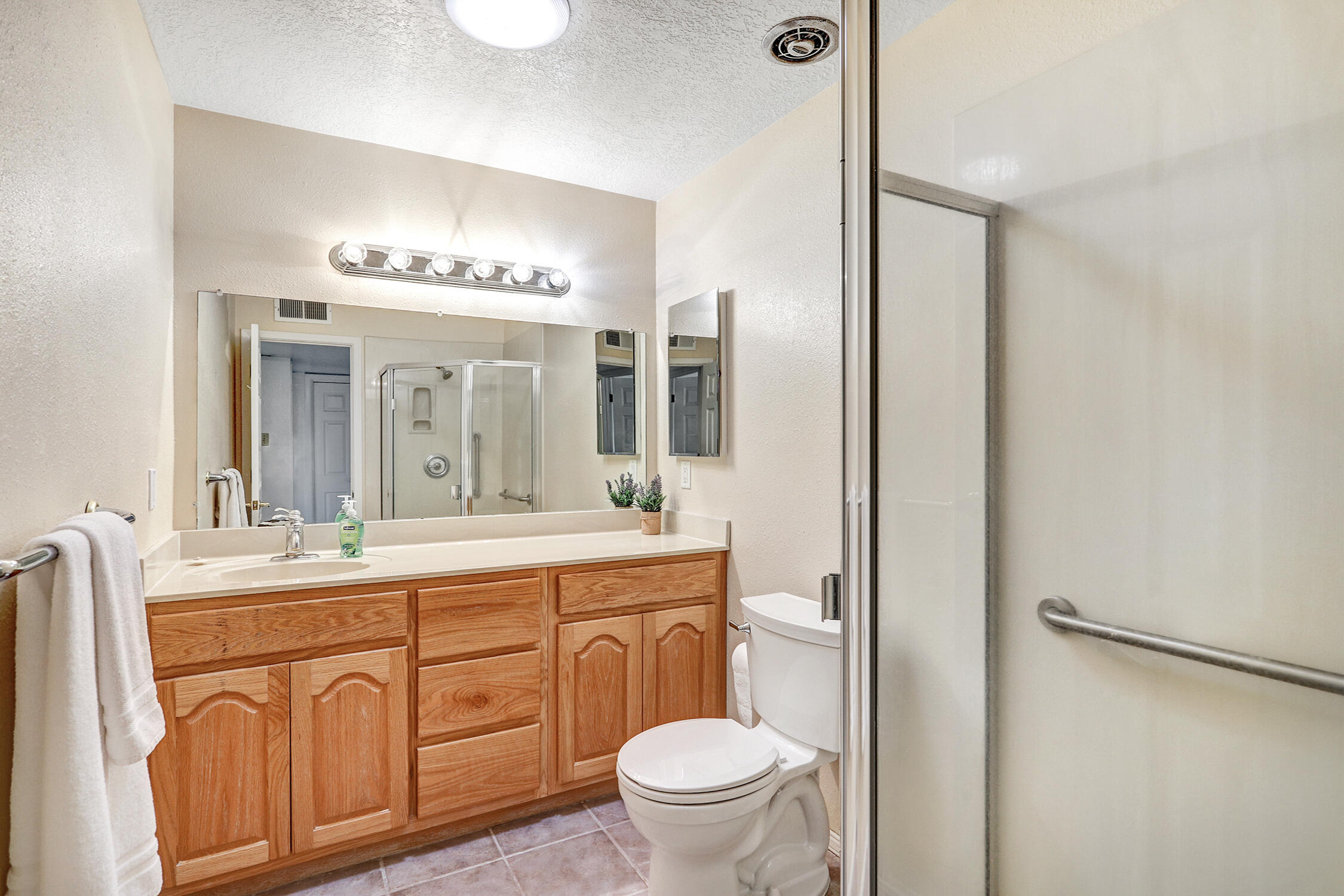 Photo 13 — 1357 Rio Rancho Boulevard SE APT D