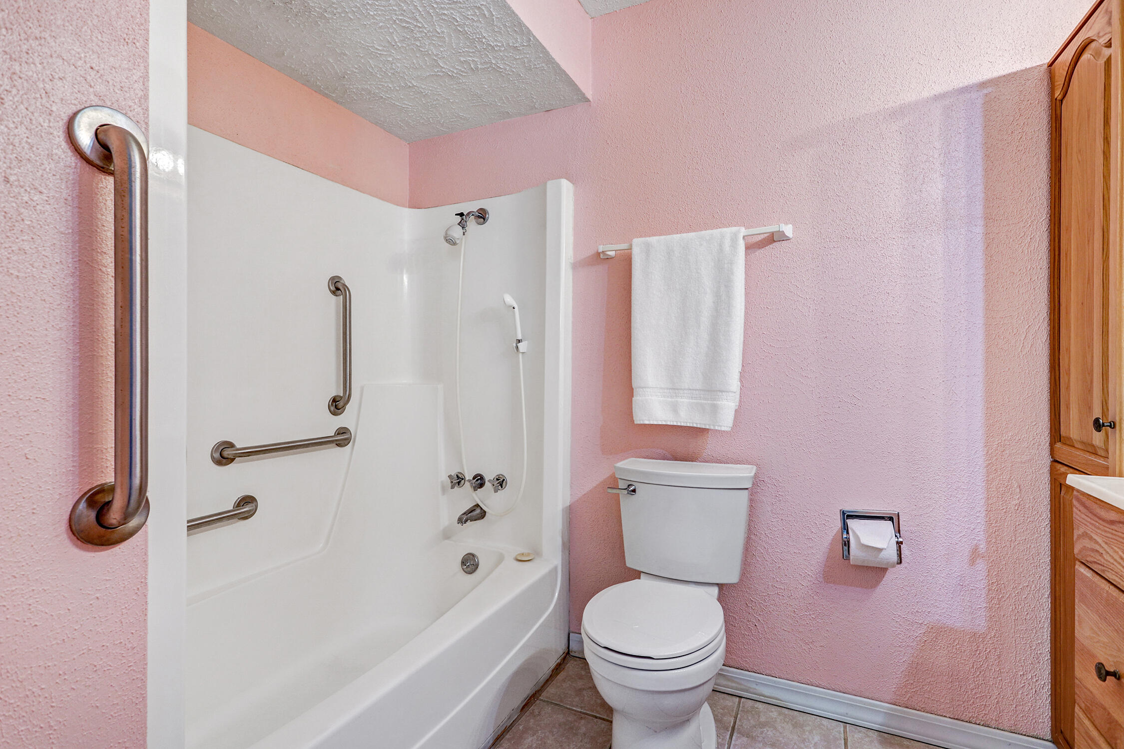 Photo 9 — 1357 Rio Rancho Boulevard SE APT D