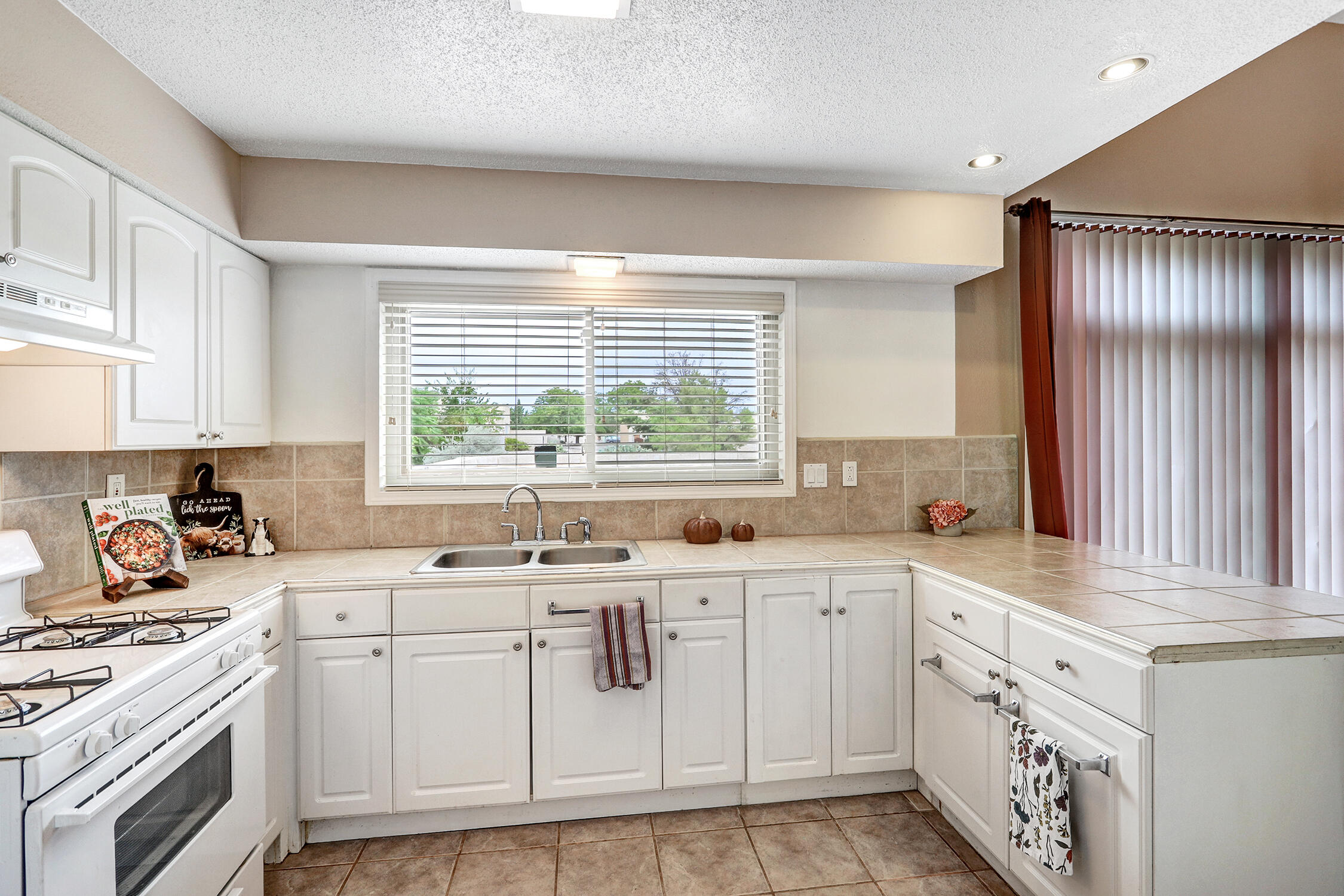 Photo 17 — 1357 Rio Rancho Boulevard SE APT D