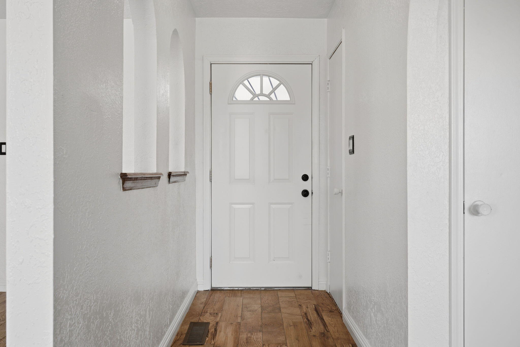 Photo 18 — 120 Itasca Road SE