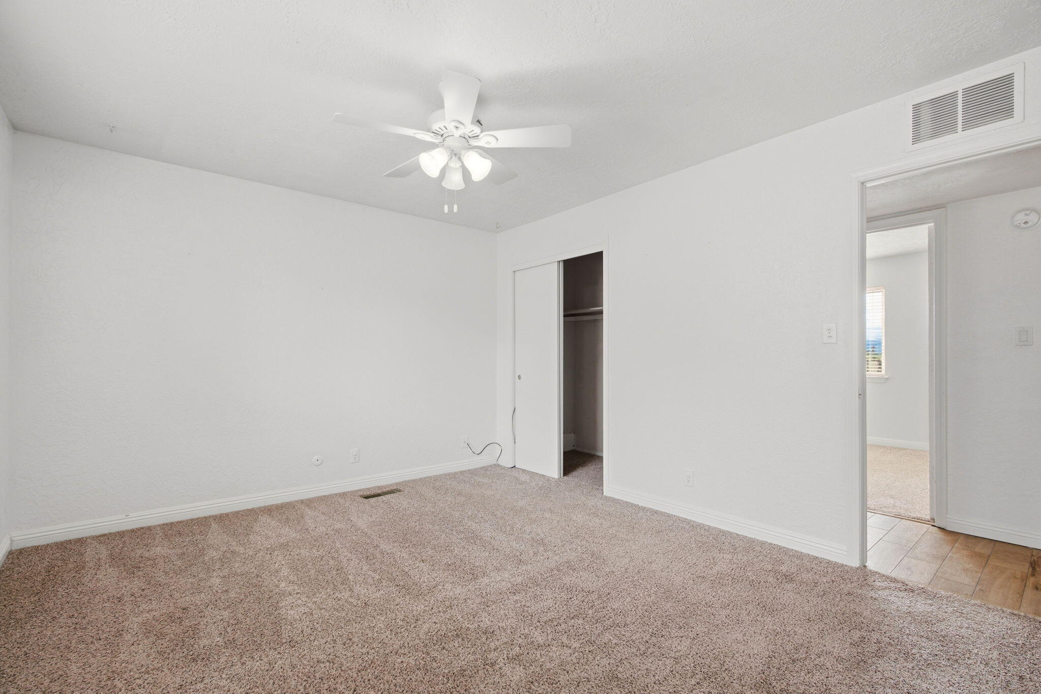 Photo 9 — 120 Itasca Road SE