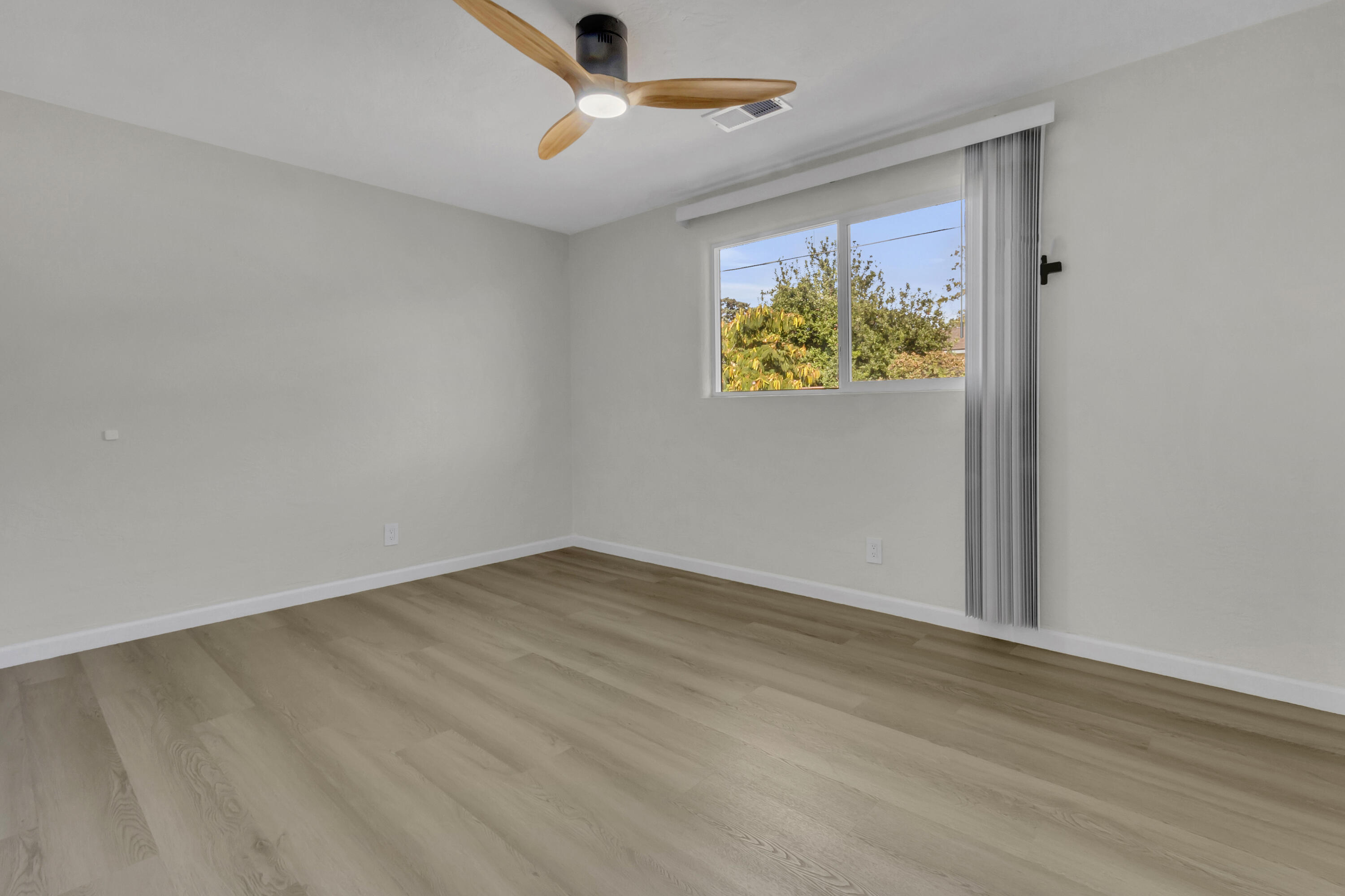 Photo 17 — 2806 Palomas Drive NE