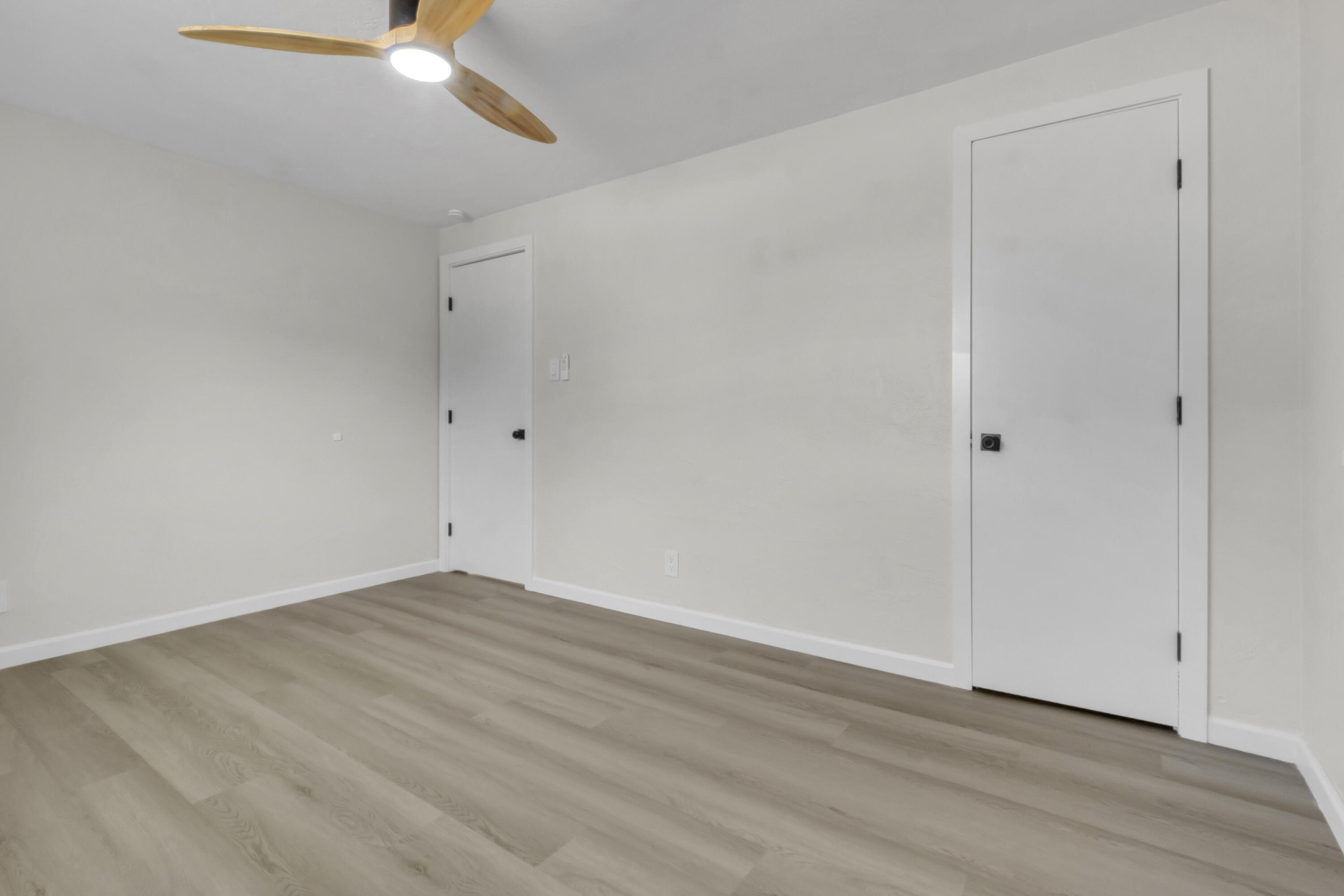 Photo 15 — 2806 Palomas Drive NE