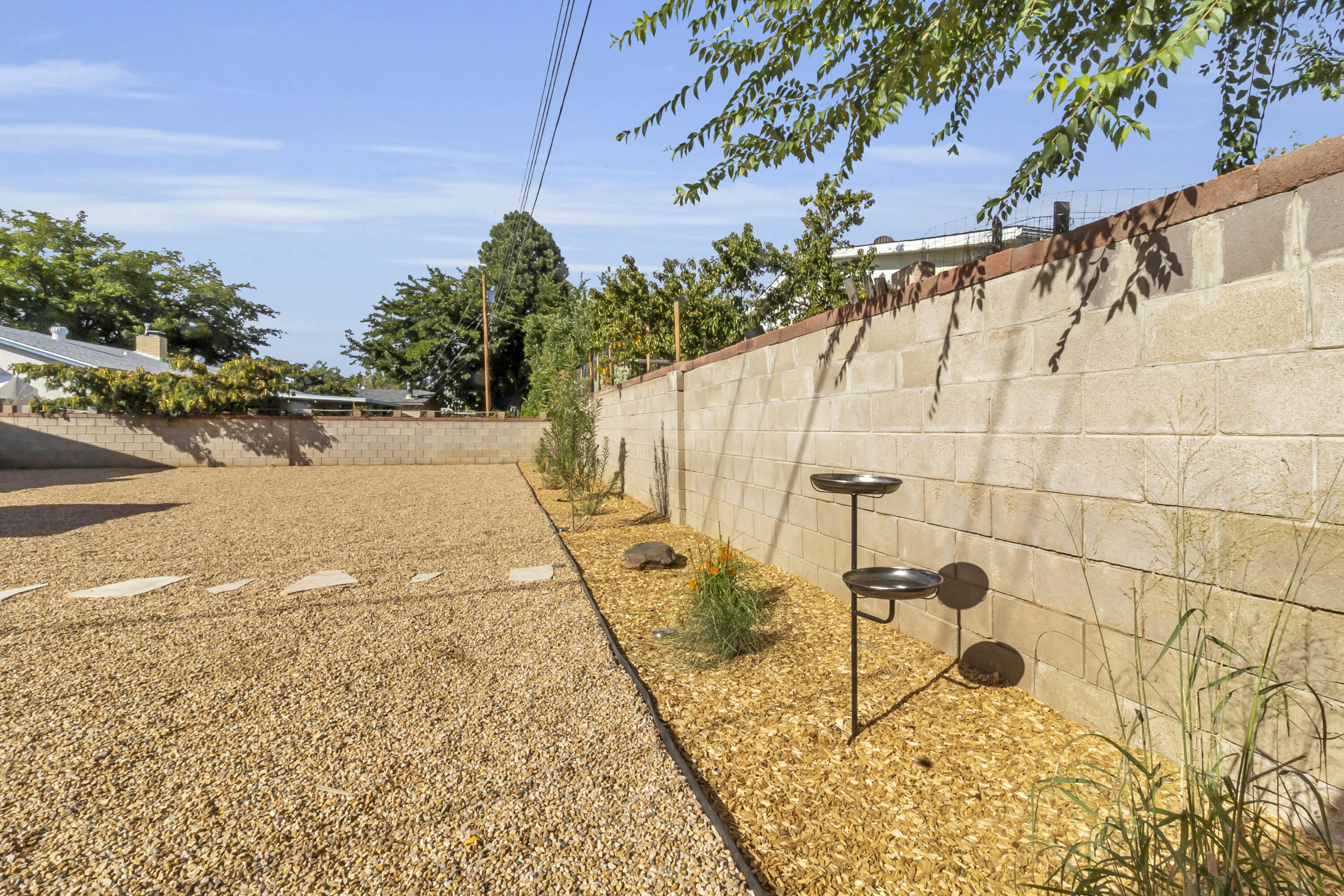 Photo 3 — 2806 Palomas Drive NE