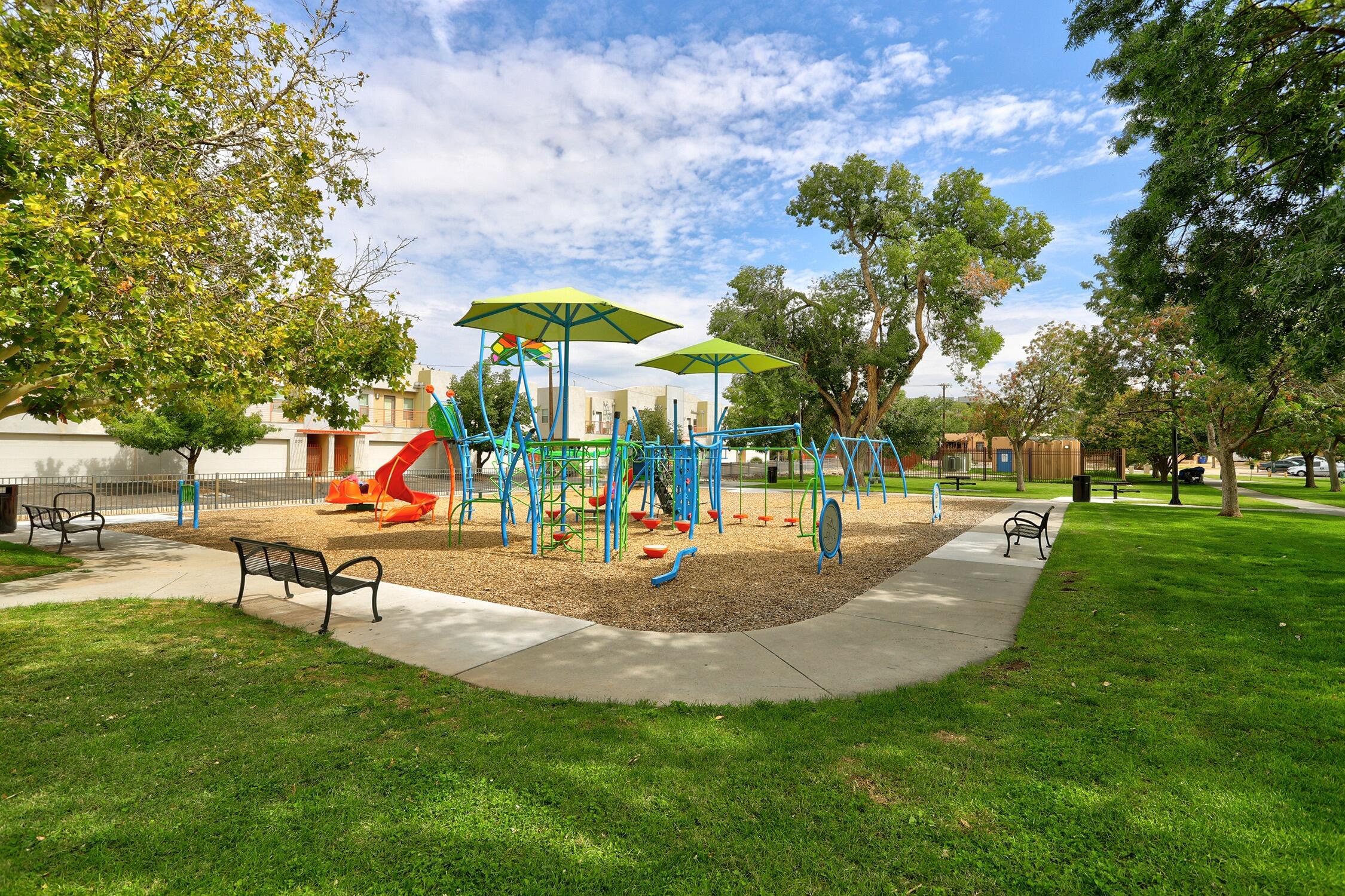 Photo 6 — 300 Aliso Drive SE