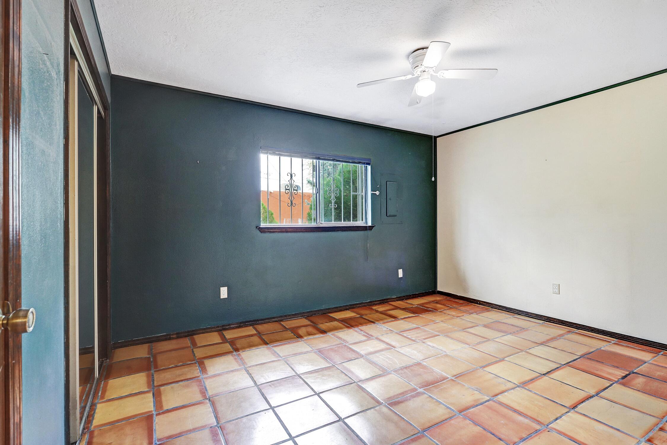 Photo 17 — 300 Aliso Drive SE