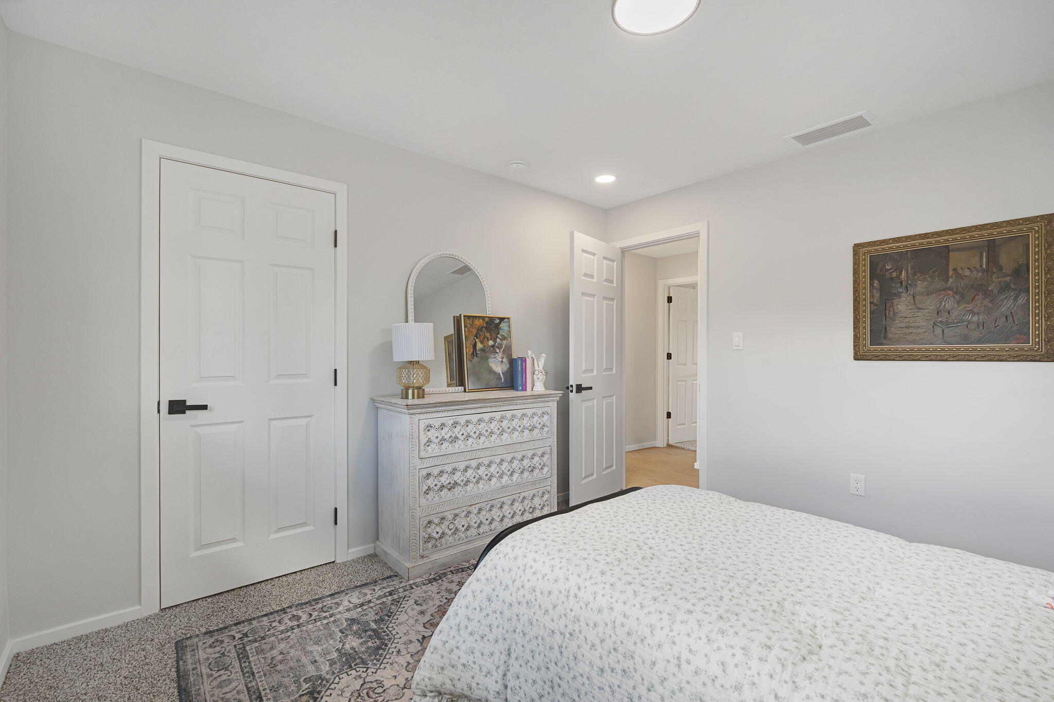 Photo 18 — 1119 Patricia Circle NW