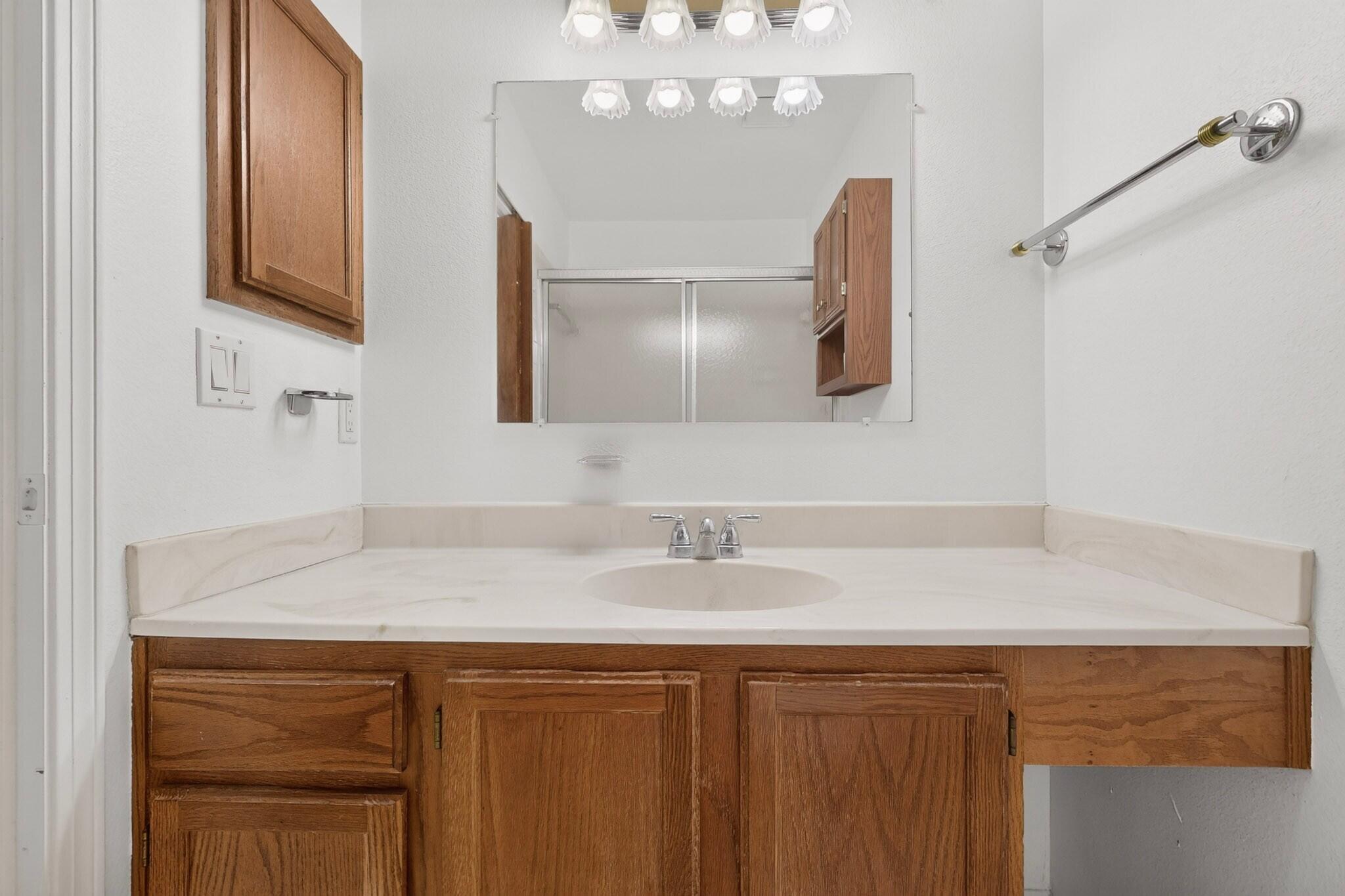 Photo 2 — 611 Chuckwagon Road SE