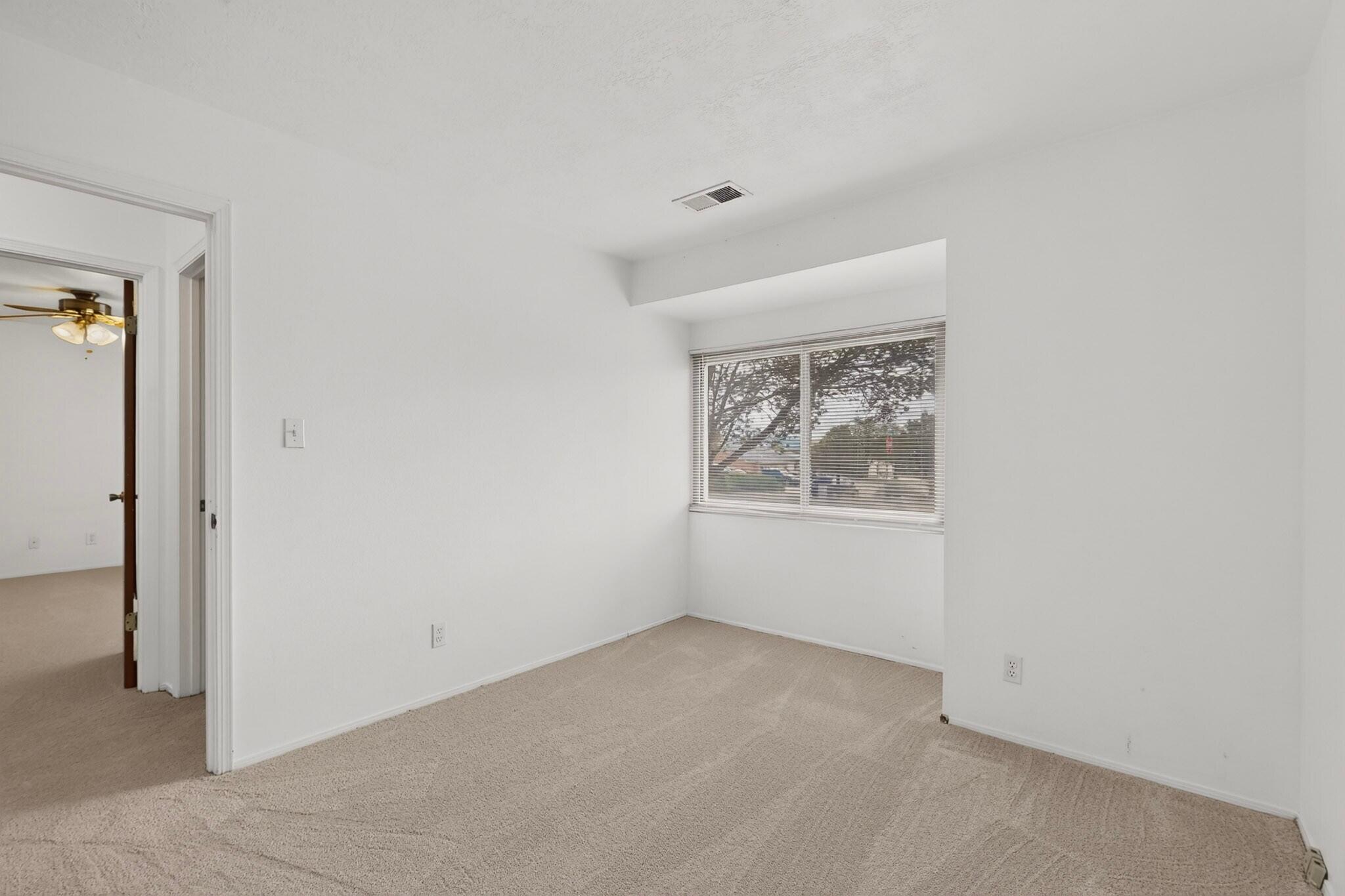 Photo 9 — 611 Chuckwagon Road SE