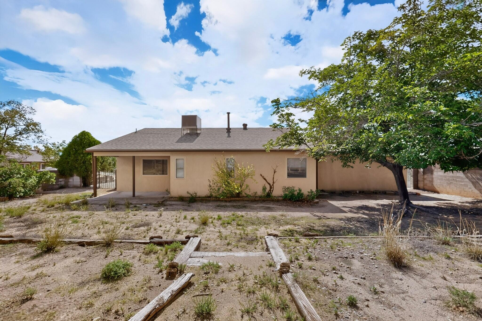 Photo 16 — 611 Chuckwagon Road SE