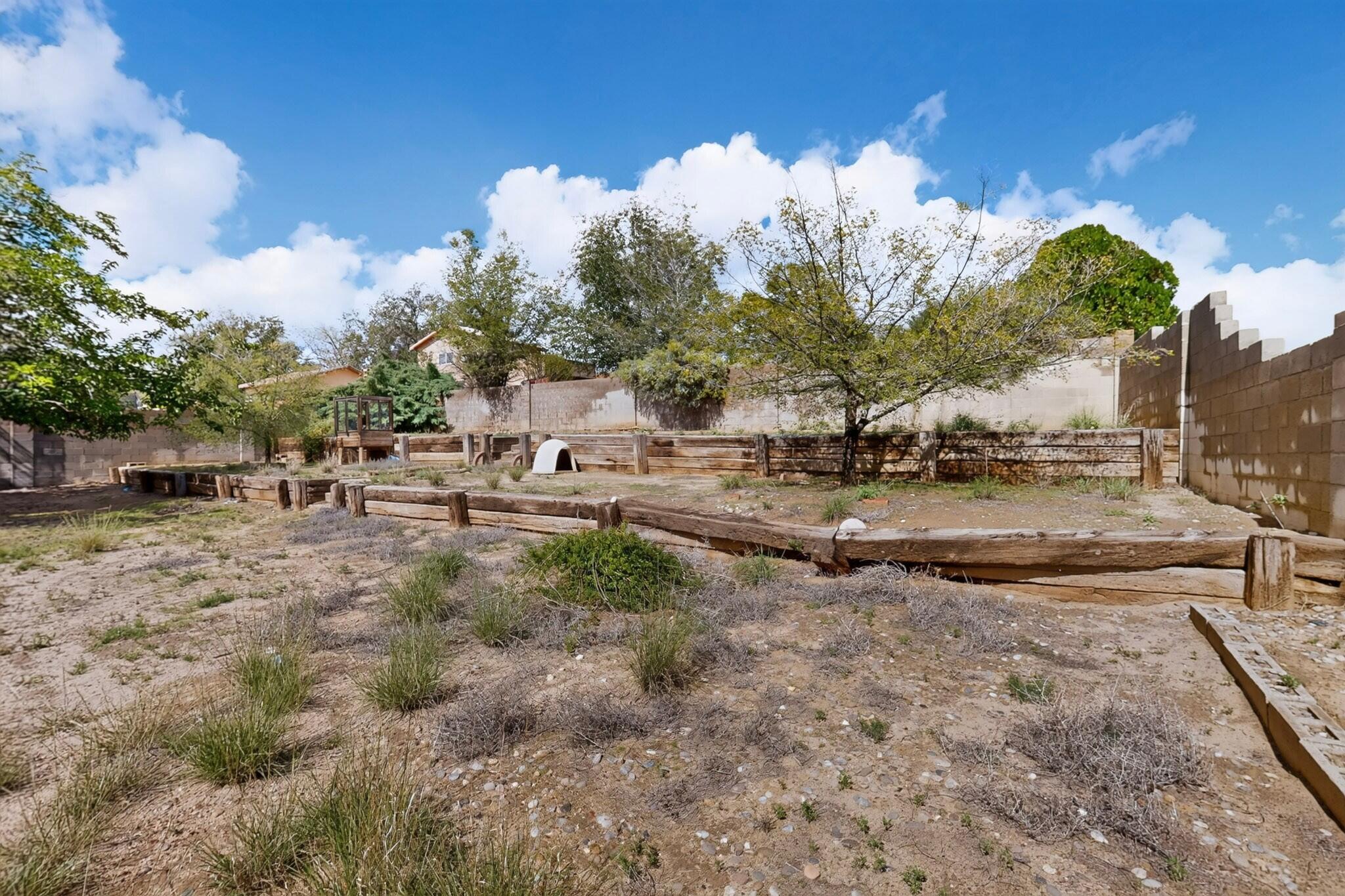 Photo 18 — 611 Chuckwagon Road SE