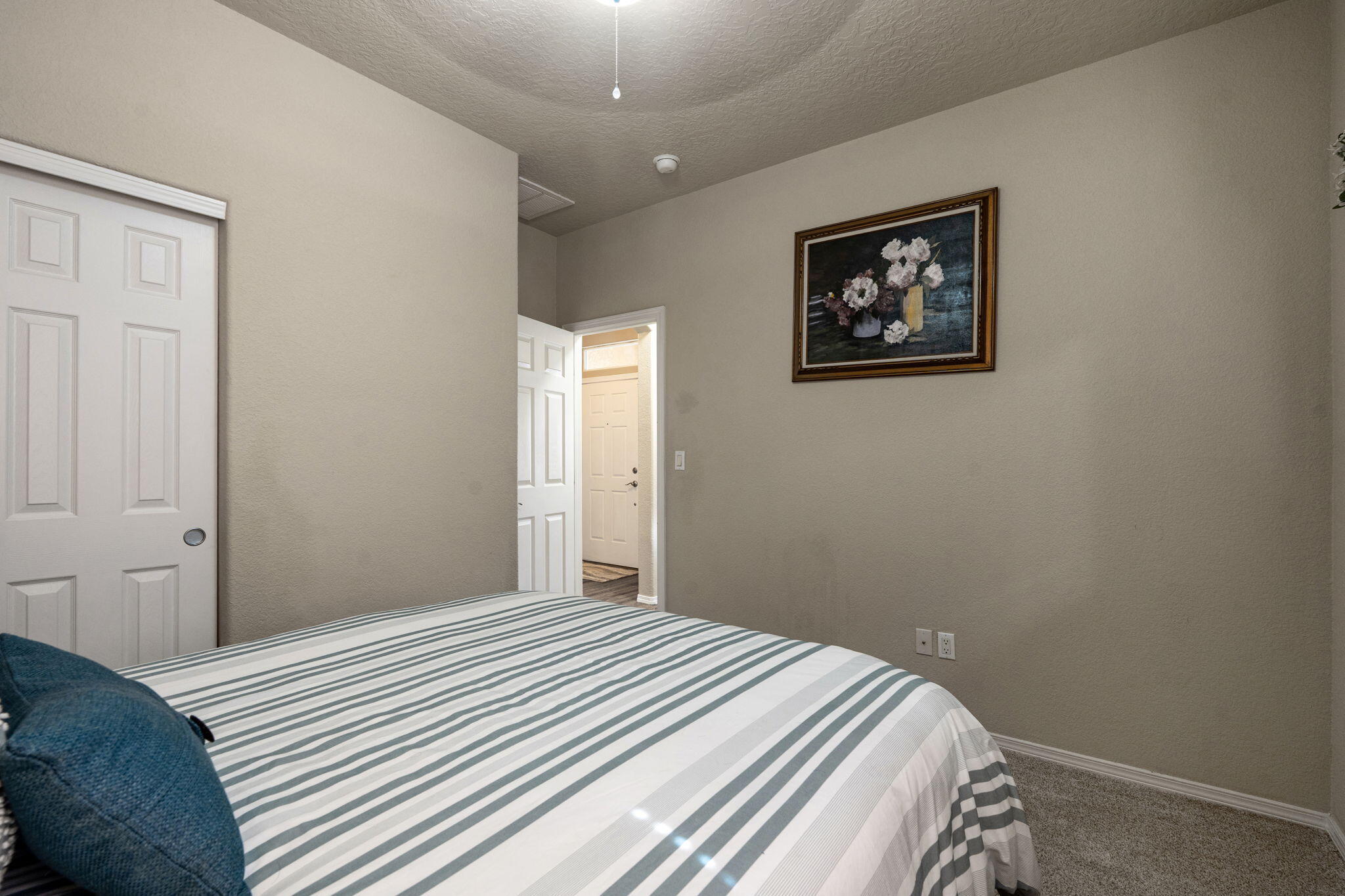 Photo 15 — 10447 Savoy Drive NW