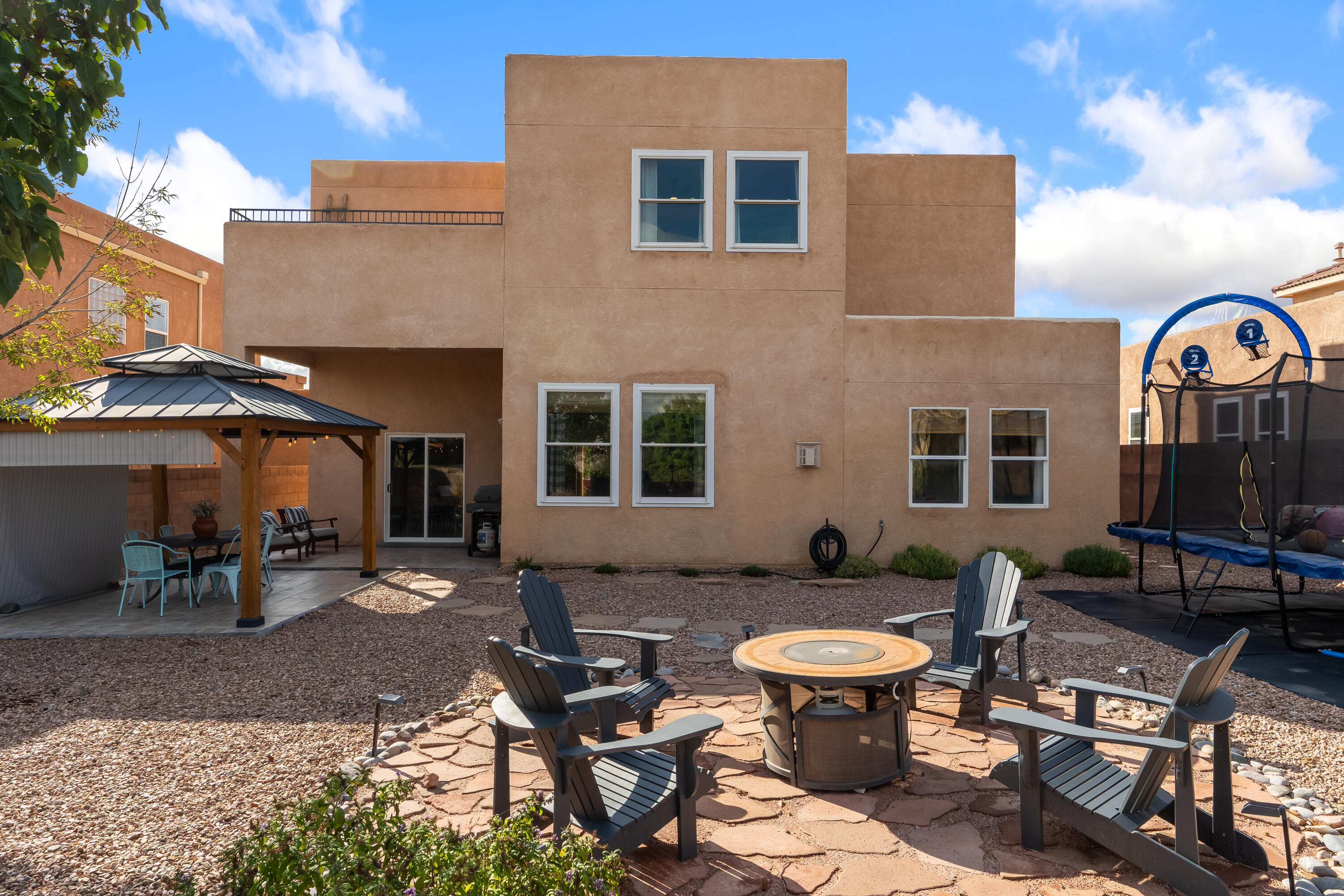 Photo 12 — 1508 Conejos Drive SE