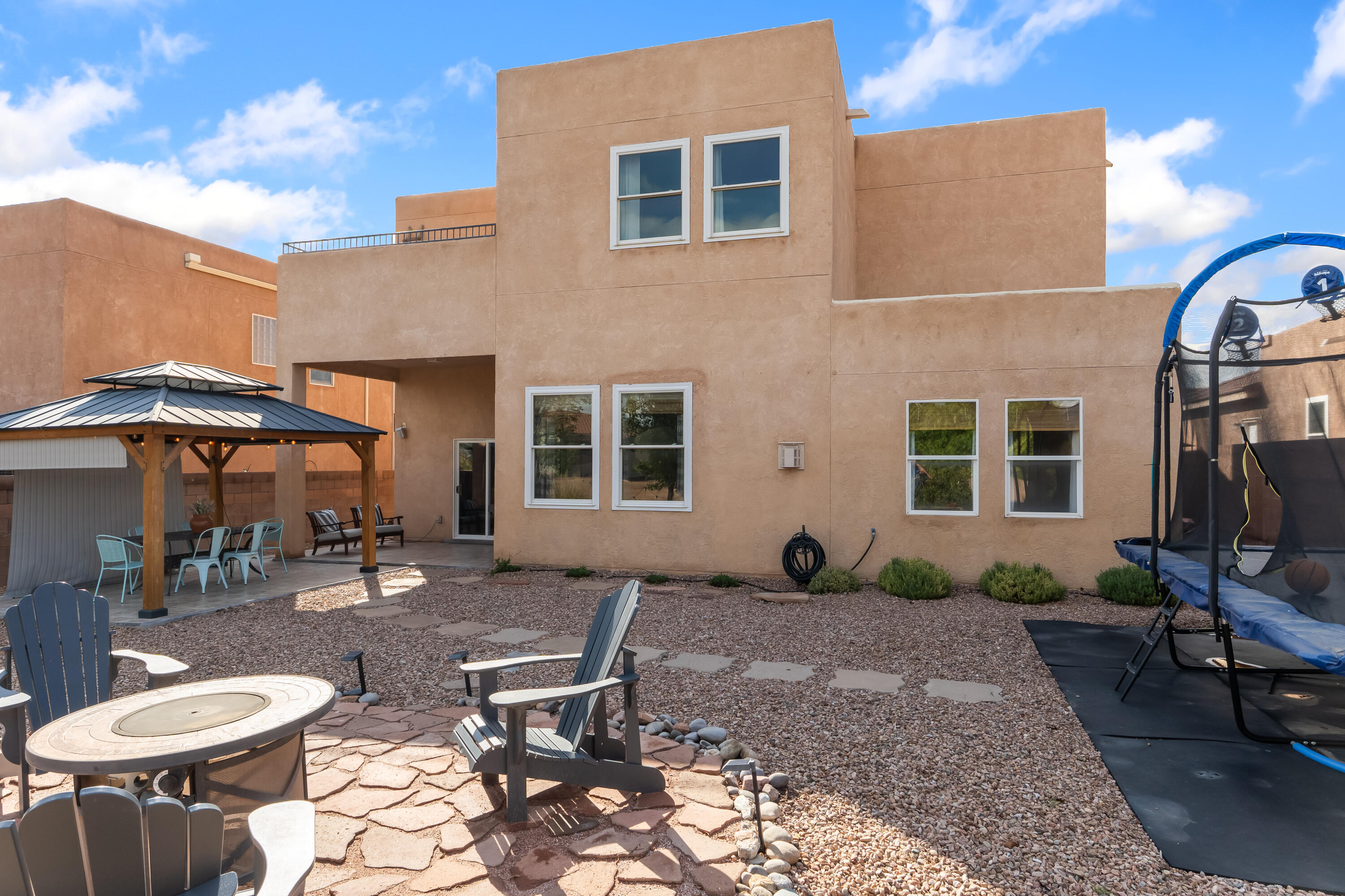 Photo 11 — 1508 Conejos Drive SE