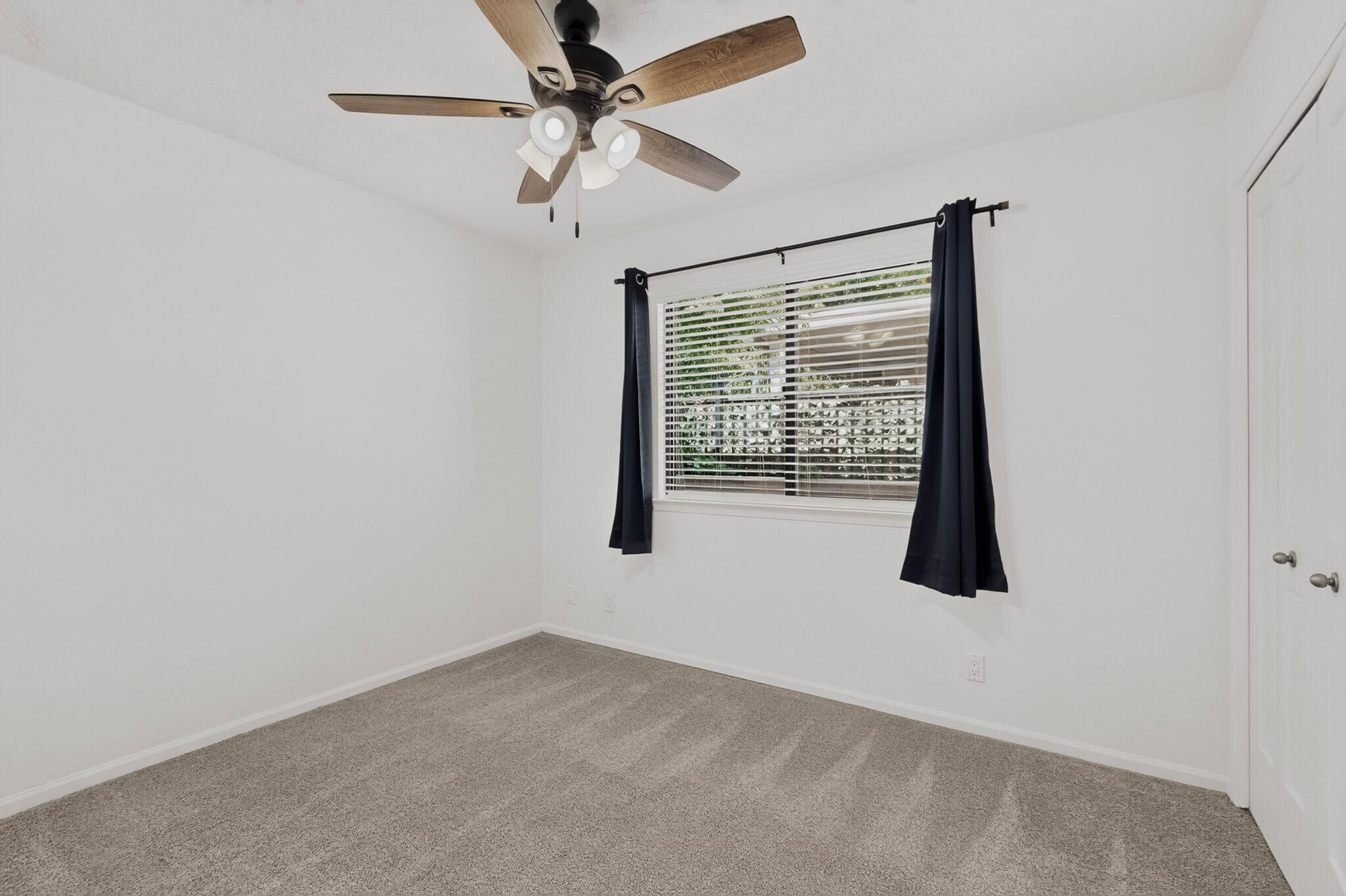 Photo 13 — 5605 Chelwood Park Boulevard NE