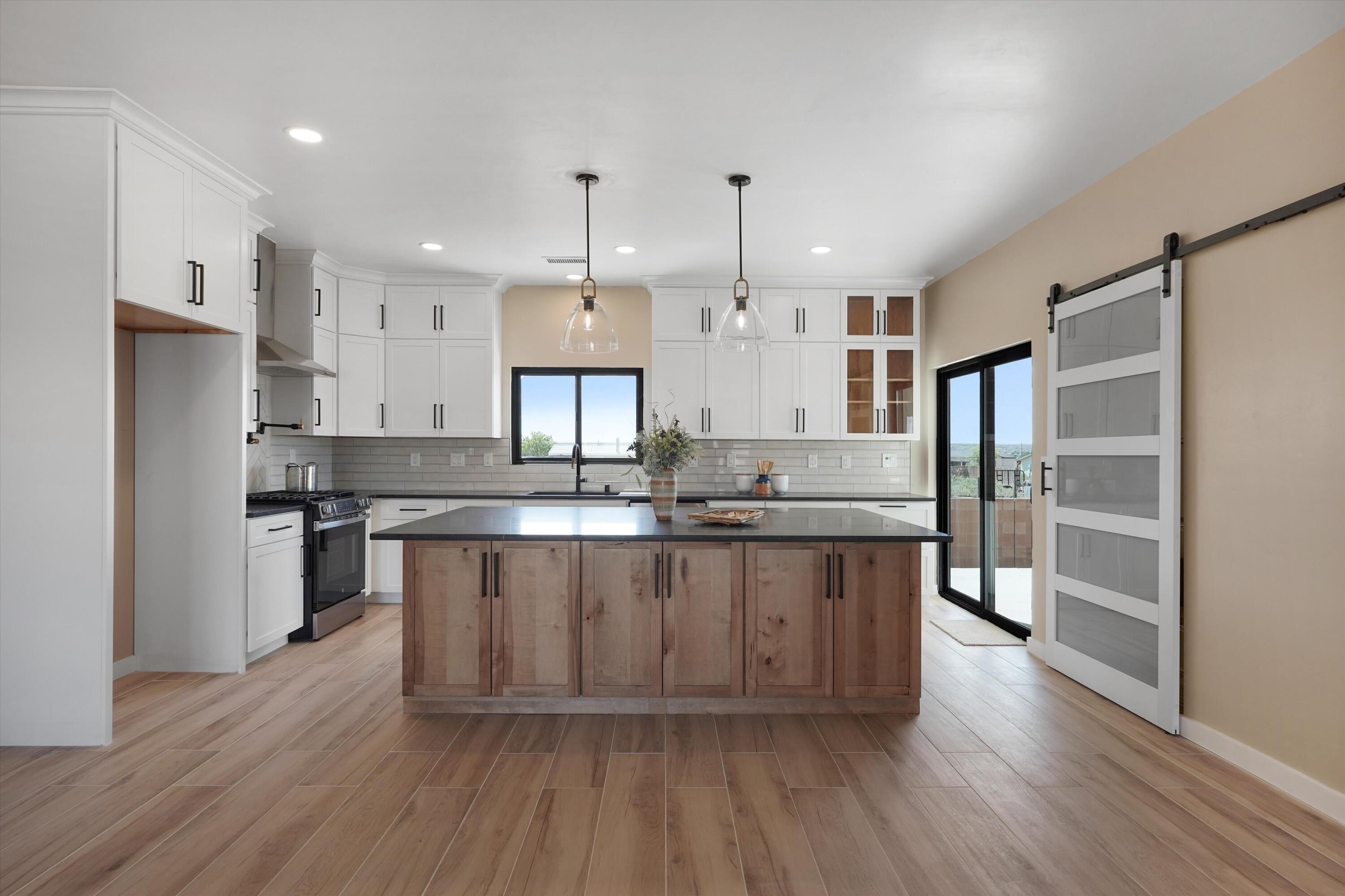 Photo 17 — 609 2nd Street NE
