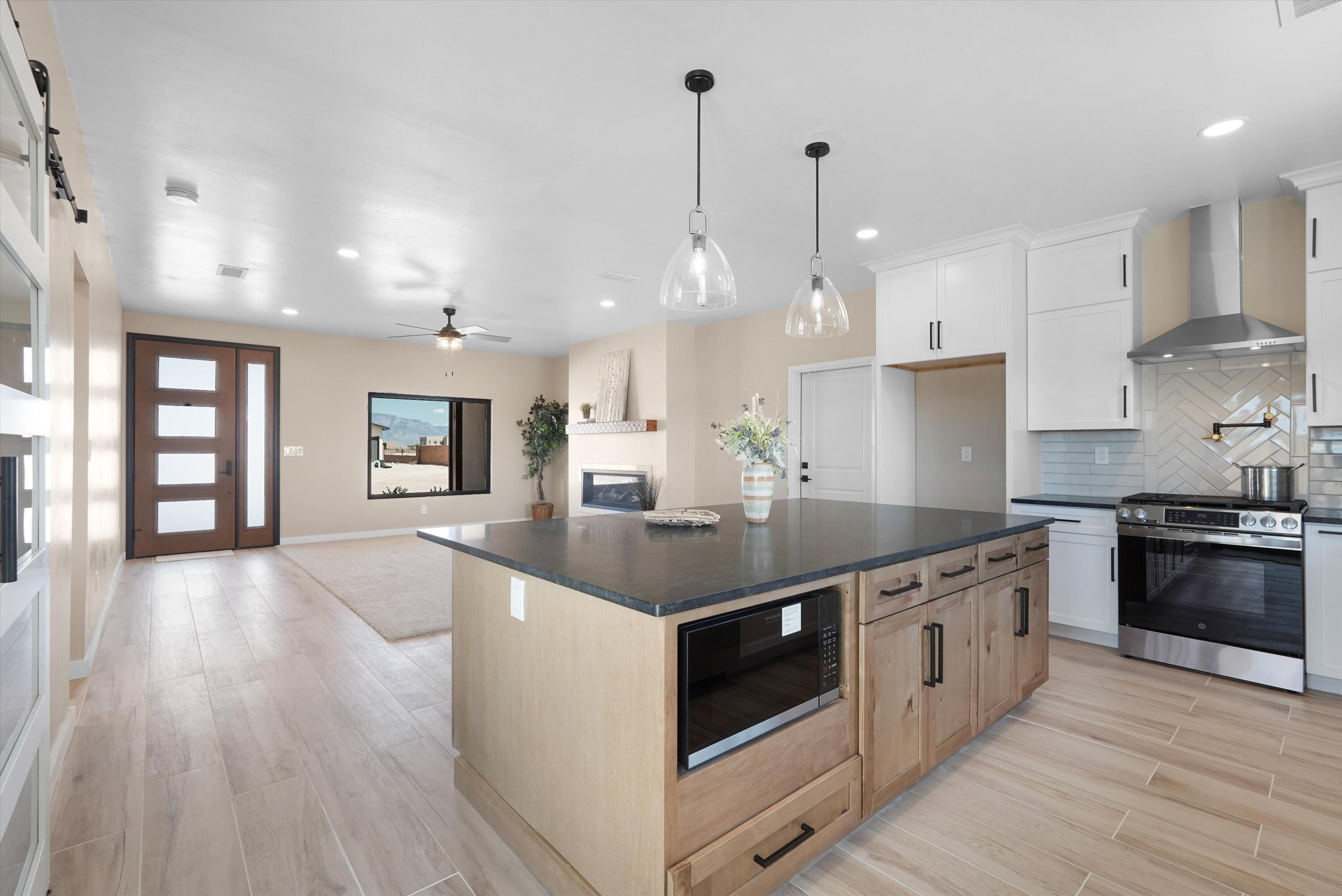 Photo 14 — 609 2nd Street NE