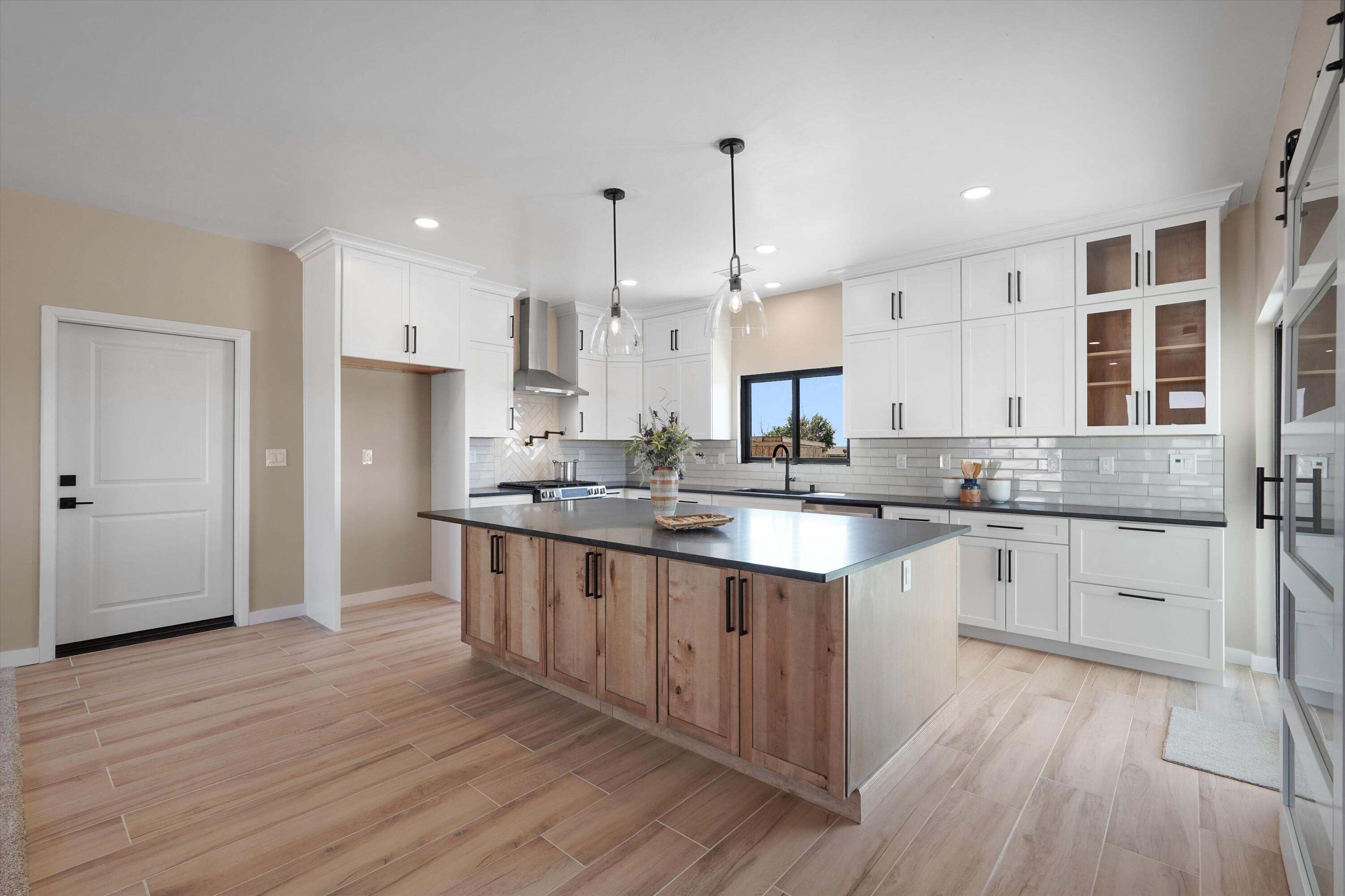 Photo 18 — 609 2nd Street NE