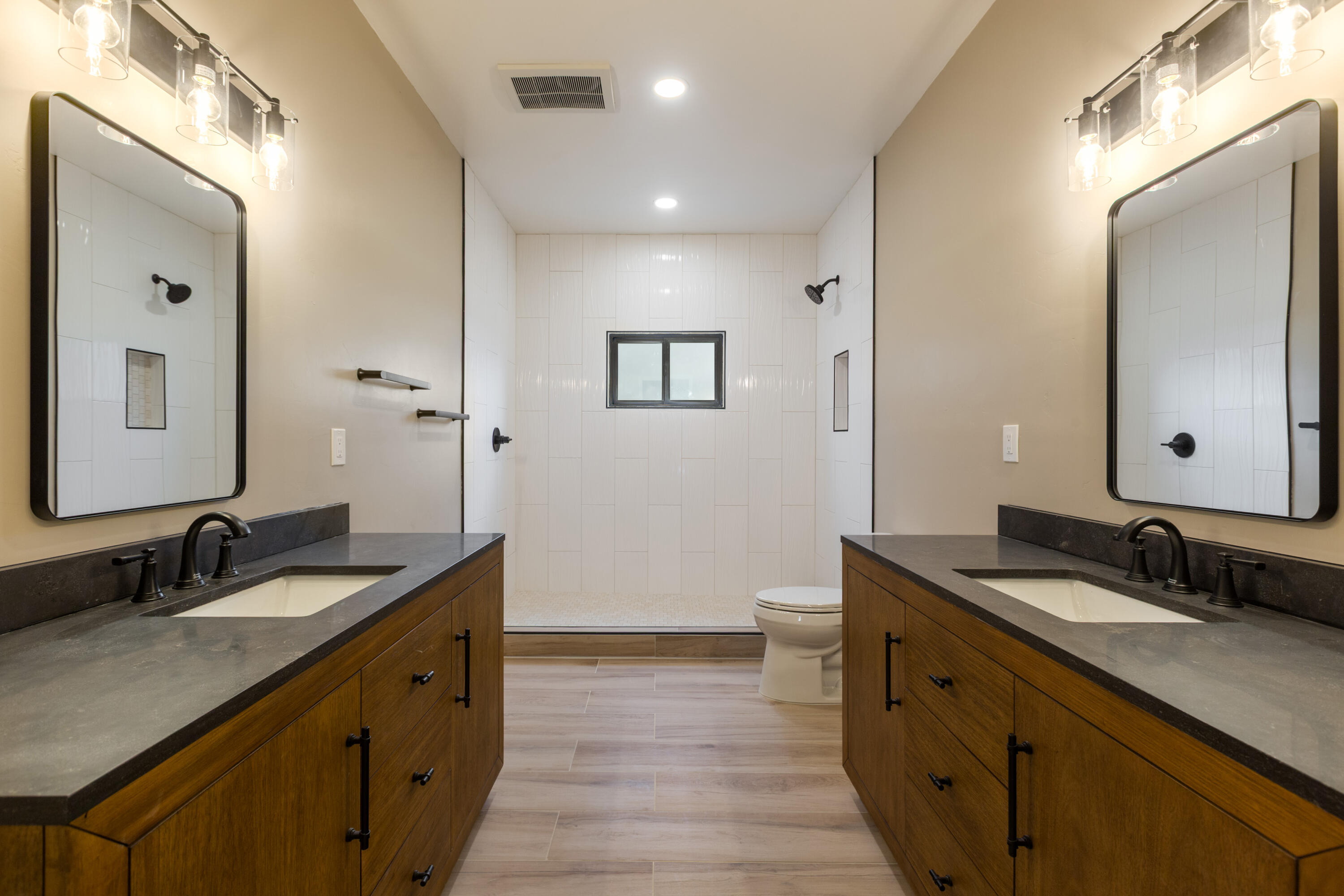Photo 10 — 609 2nd Street NE