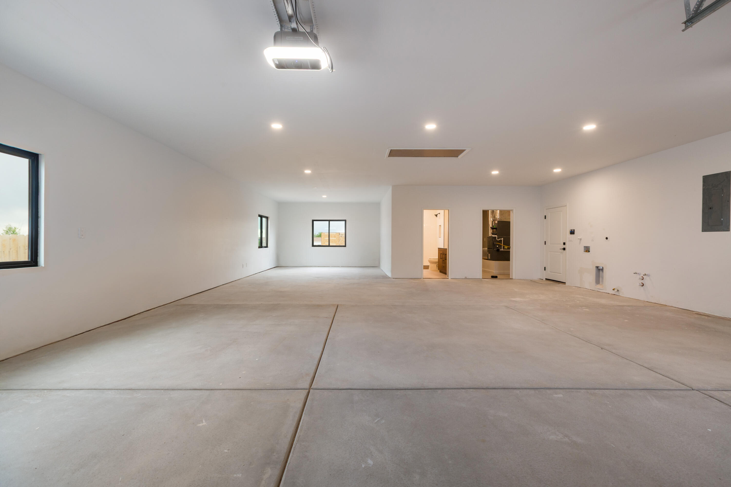 Photo 9 — 609 2nd Street NE