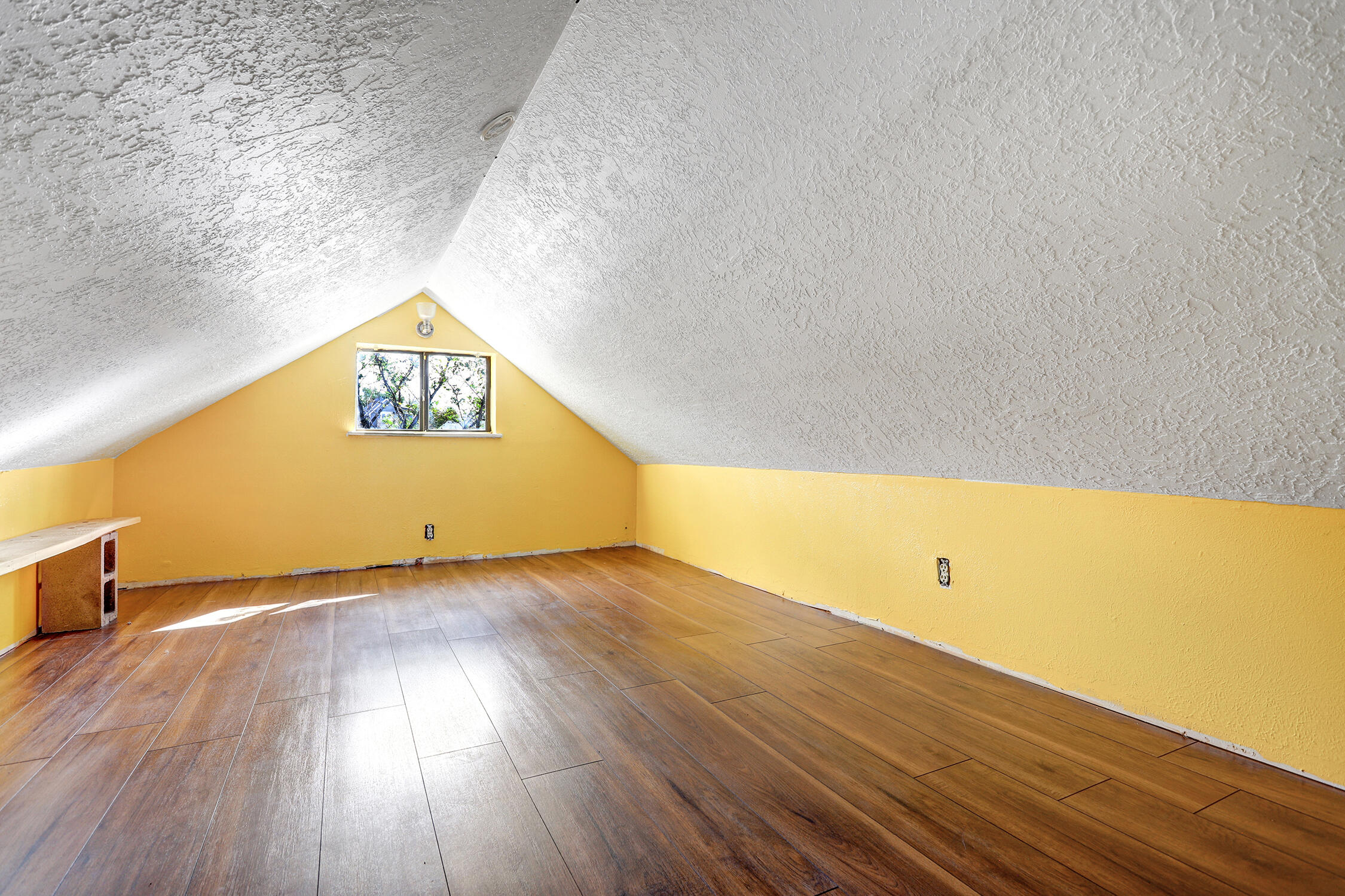 Photo 18 — 615 Edith Boulevard SE