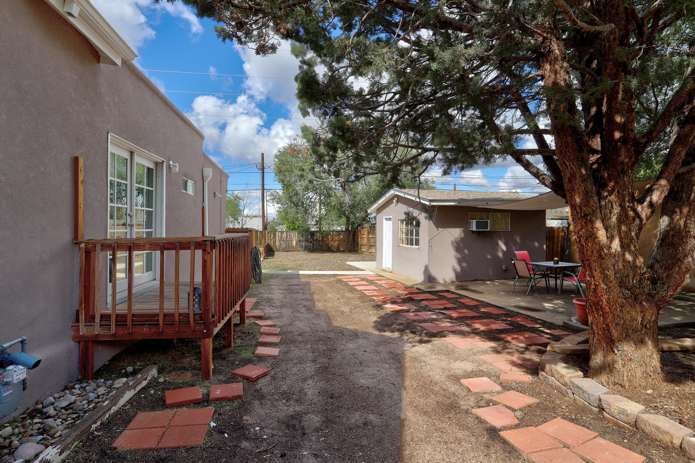 Photo 7 — 615 Edith Boulevard SE