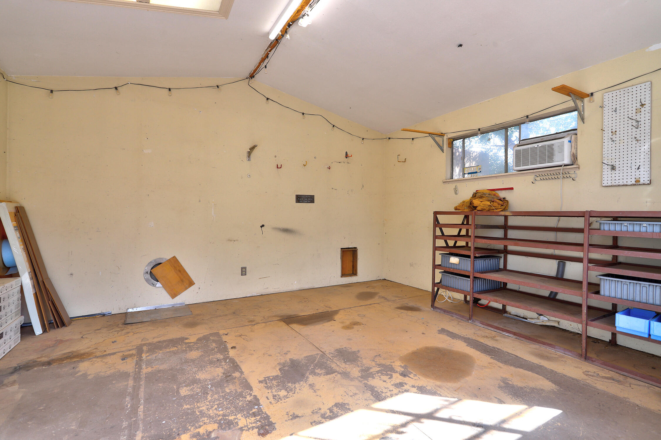 Photo 4 — 615 Edith Boulevard SE