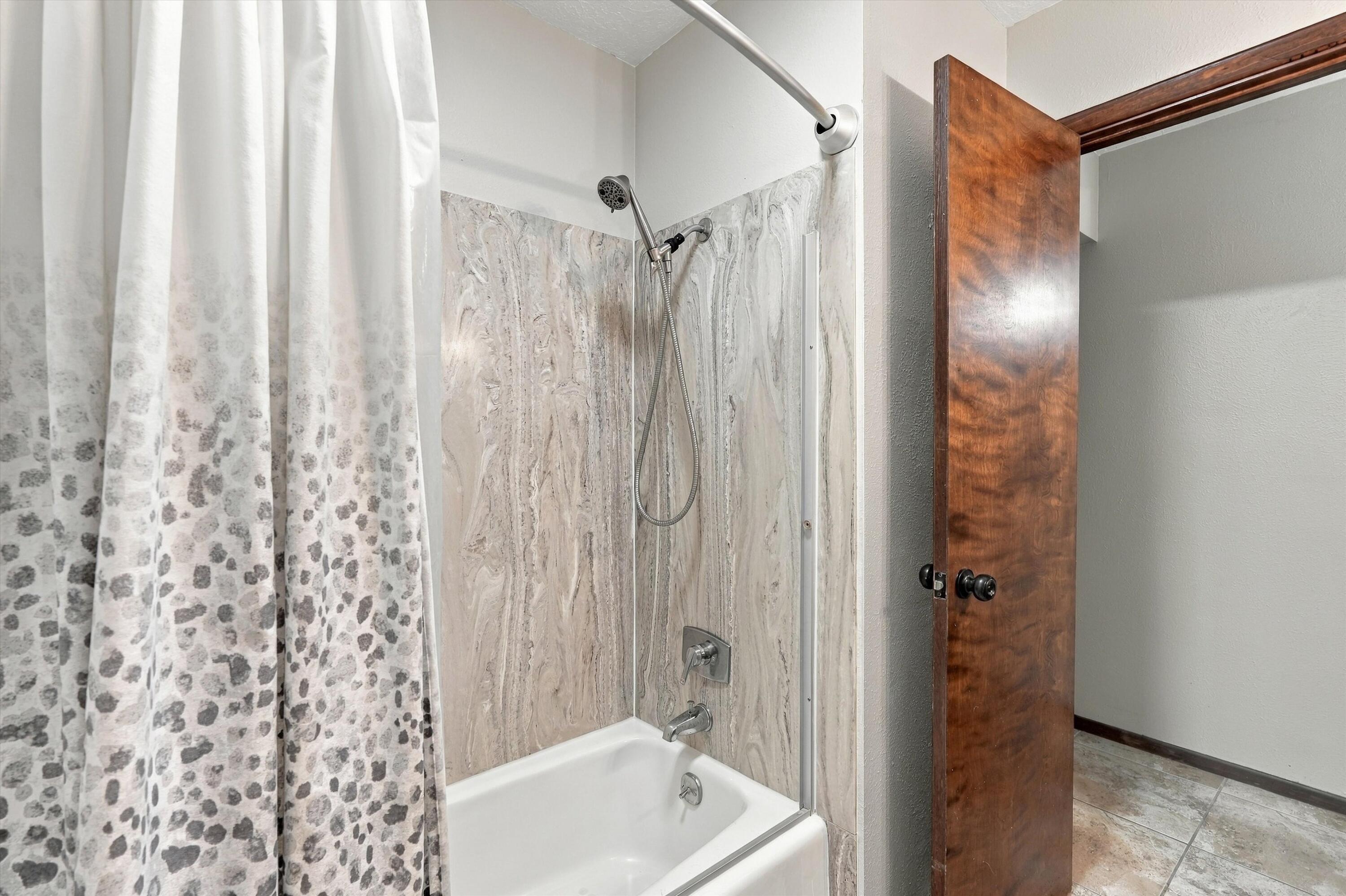 Photo 7 — 1333 Monte Largo Drive NE
