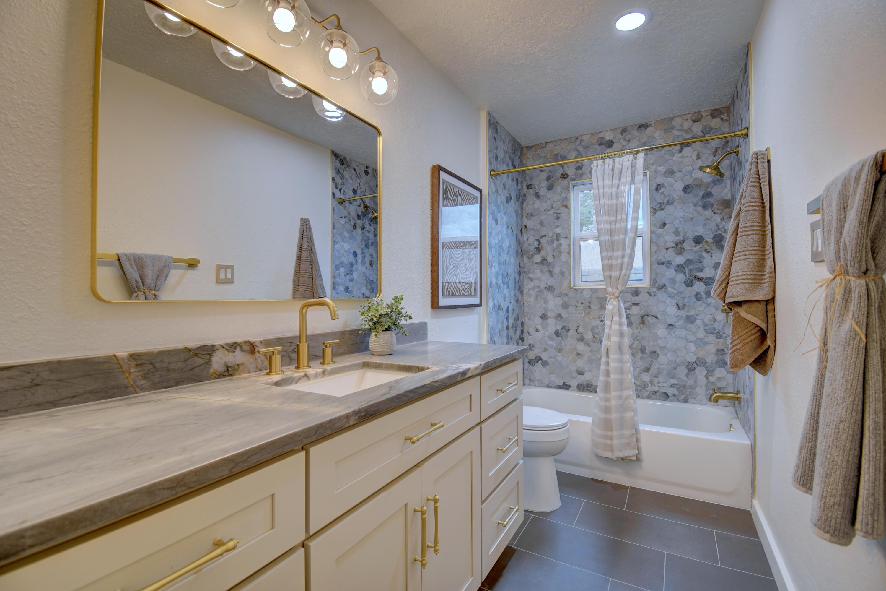 Photo 13 — 4100 Cibola Village Drive NE