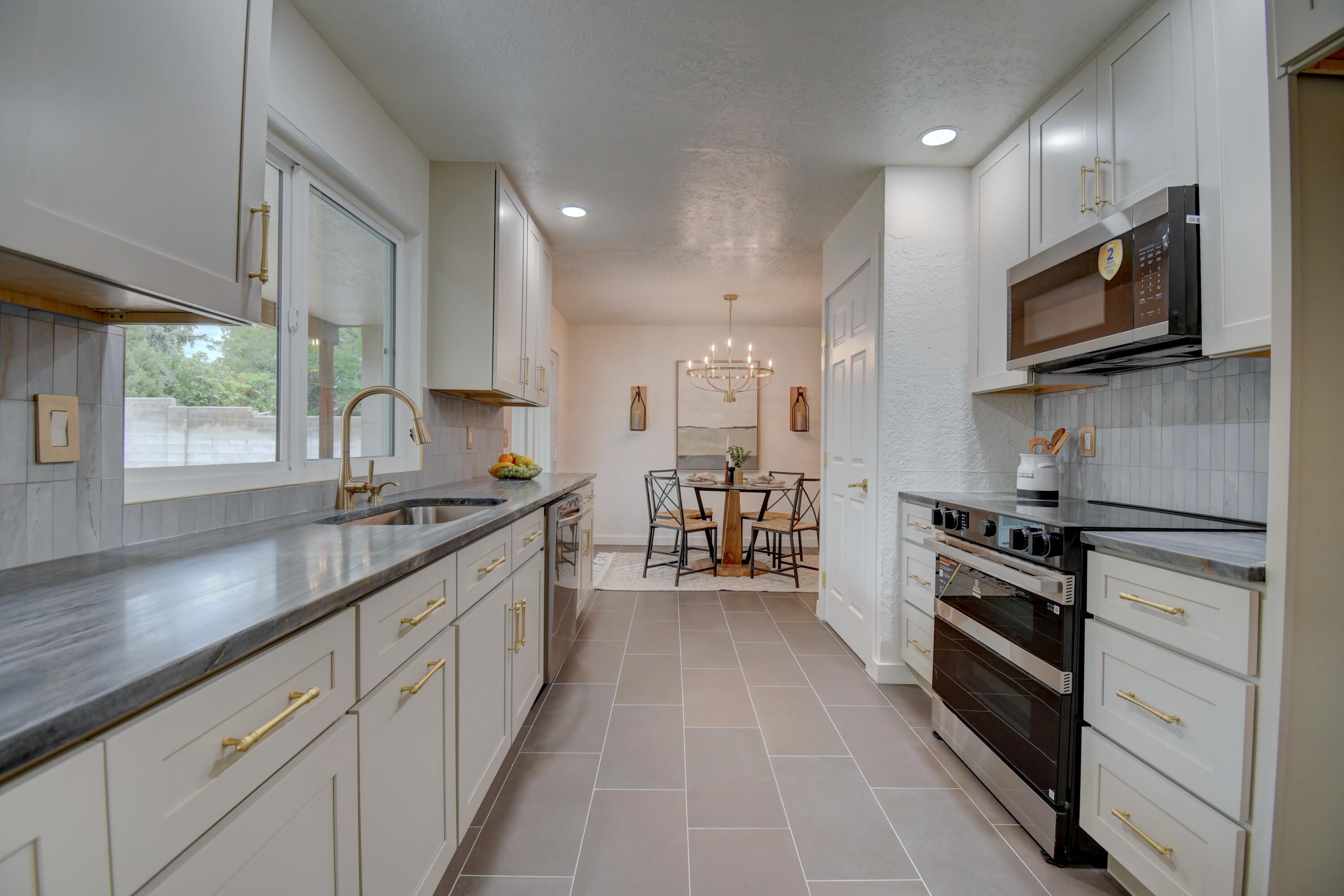 Photo 19 — 4100 Cibola Village Drive NE