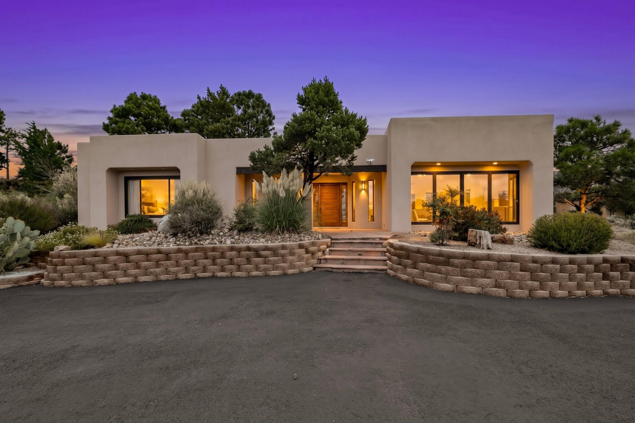 655 Roadrunner Lane NE, Albuquerque, NM 87122
