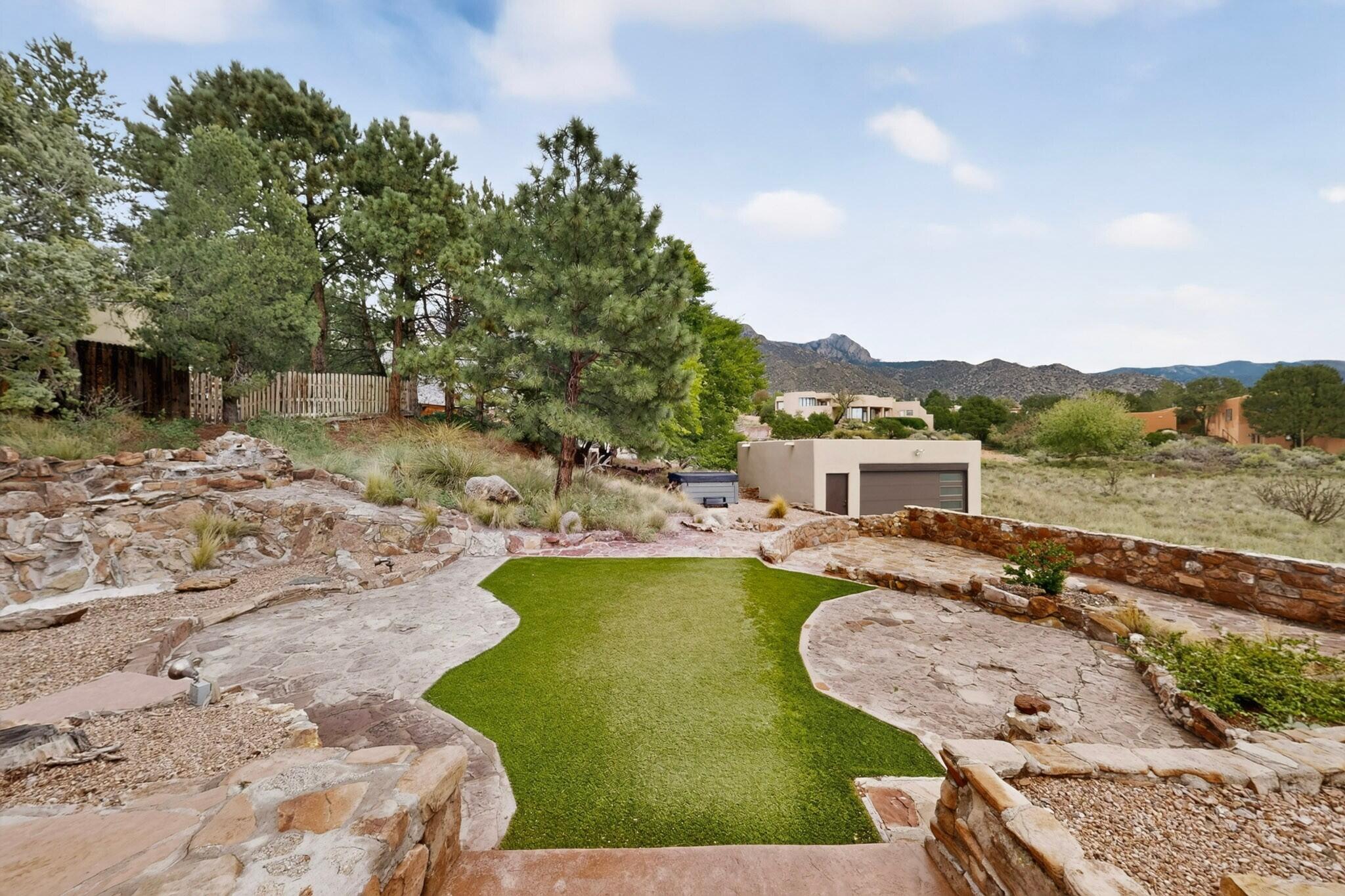 Photo 10 — 655 Roadrunner Lane NE