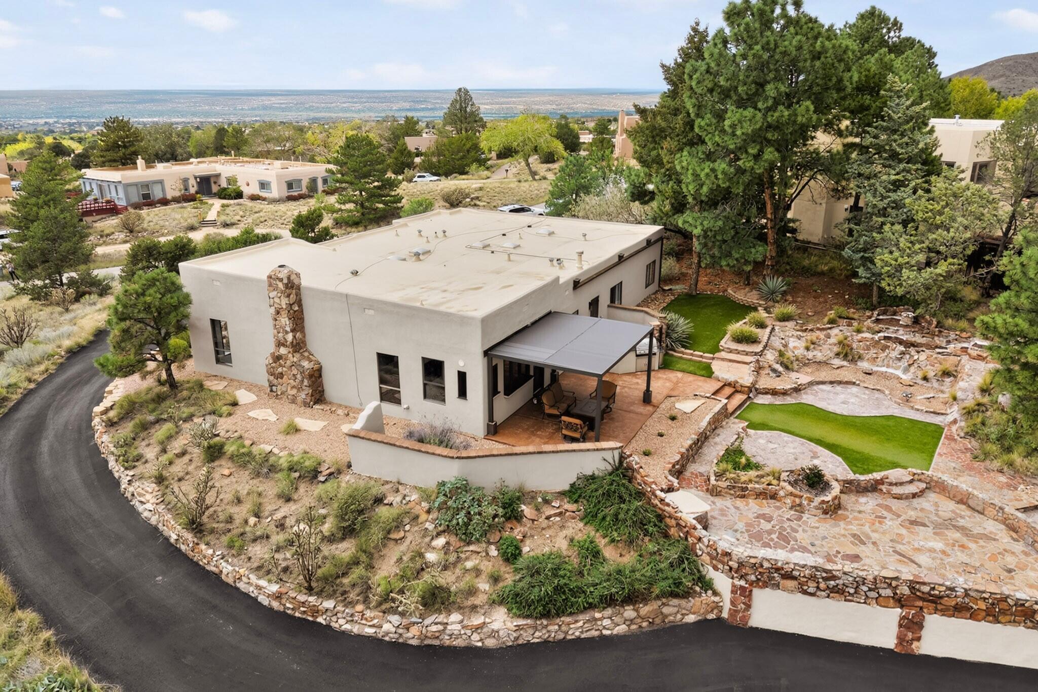 Photo 6 — 655 Roadrunner Lane NE